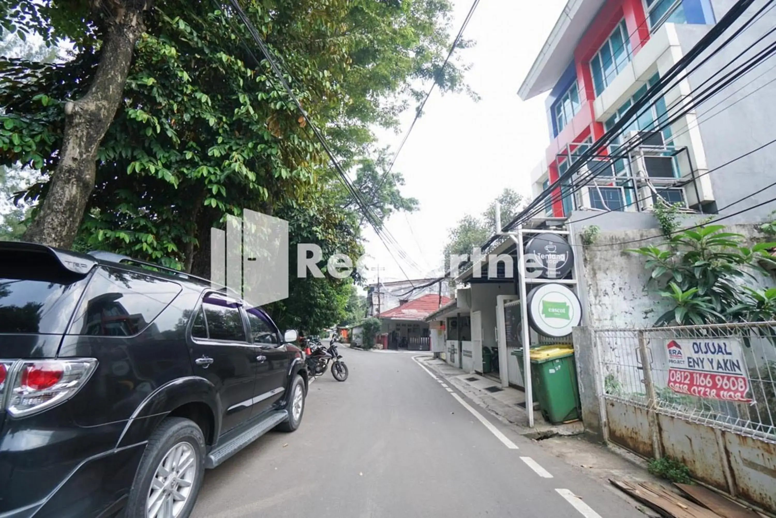 Property building in Eascot Hotel Mitra RedDoorz Property building in Eascot Hotel Mitra RedDoorz