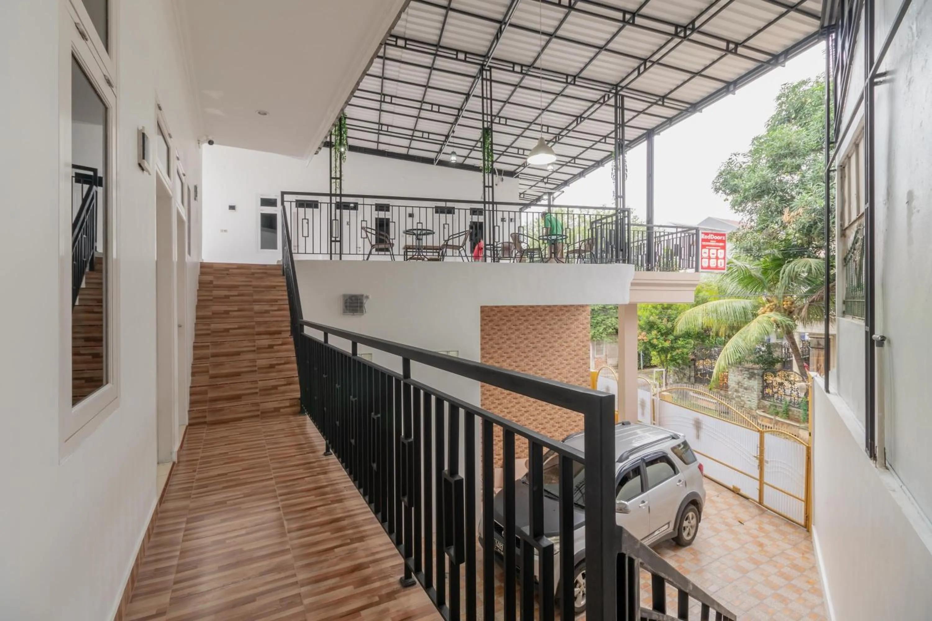 RedDoorz Syariah near Summarecon Mall Bekasi