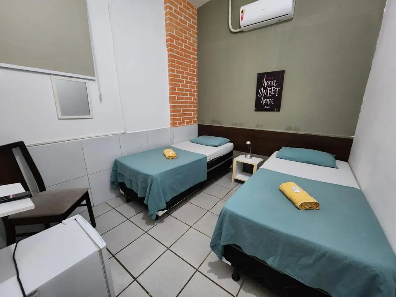 Double or Twin Room with Shared Bathroom - single occupancy in Casa Recife Pousada Double or Twin Room with Shared Bathroom - single occupancy in Casa Recife Pousada