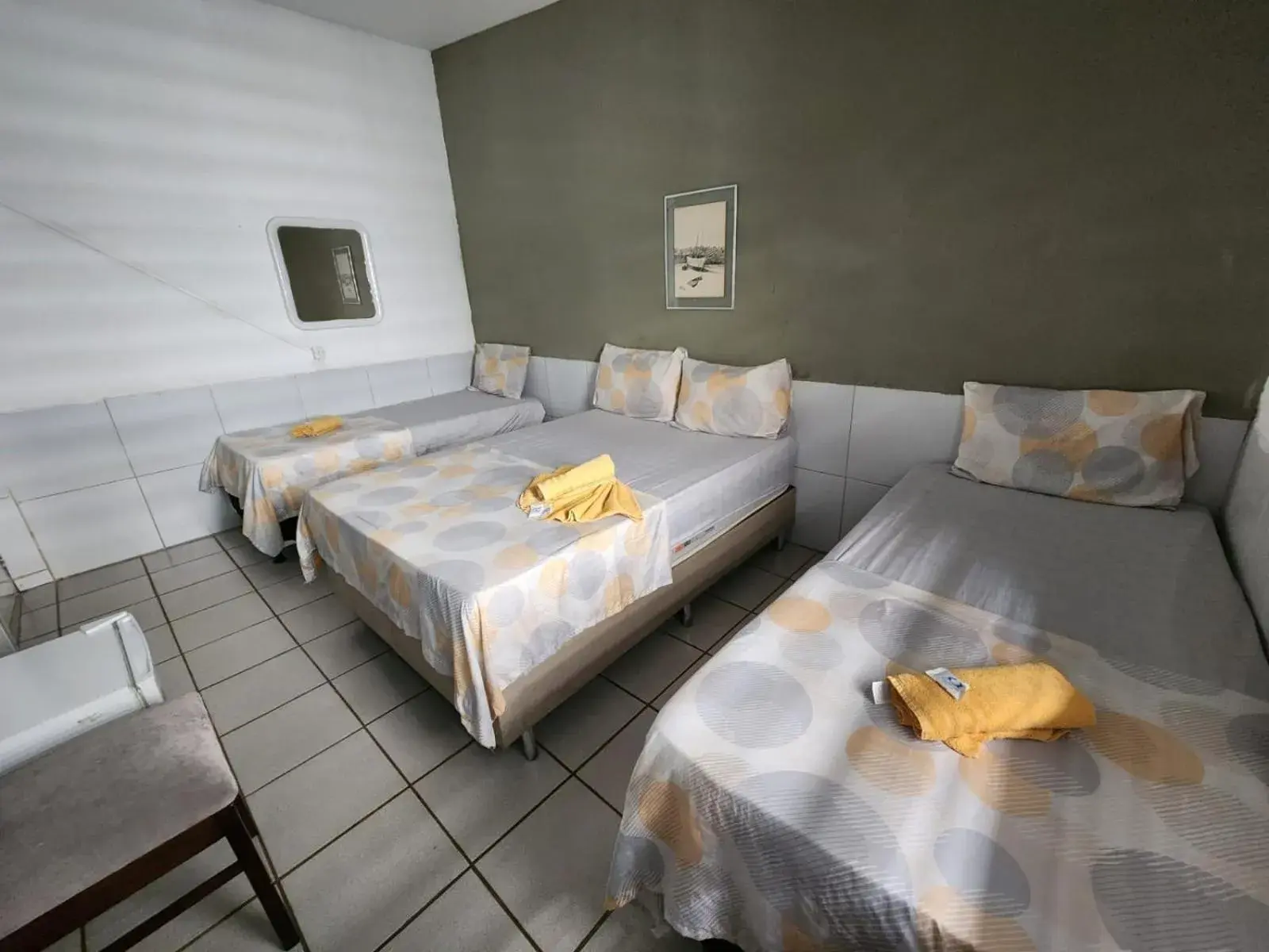 Quadruple Room with Shared Bathroom - single occupancy in Casa Recife Pousada Quadruple Room with Shared Bathroom - single occupancy in Casa Recife Pousada