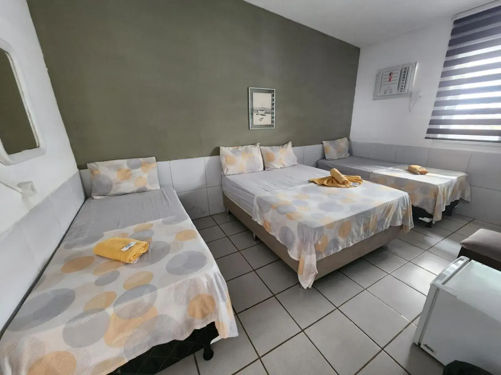 Quadruple Room with Shared Bathroom - single occupancy in Casa Recife Pousada Quadruple Room with Shared Bathroom - single occupancy in Casa Recife Pousada