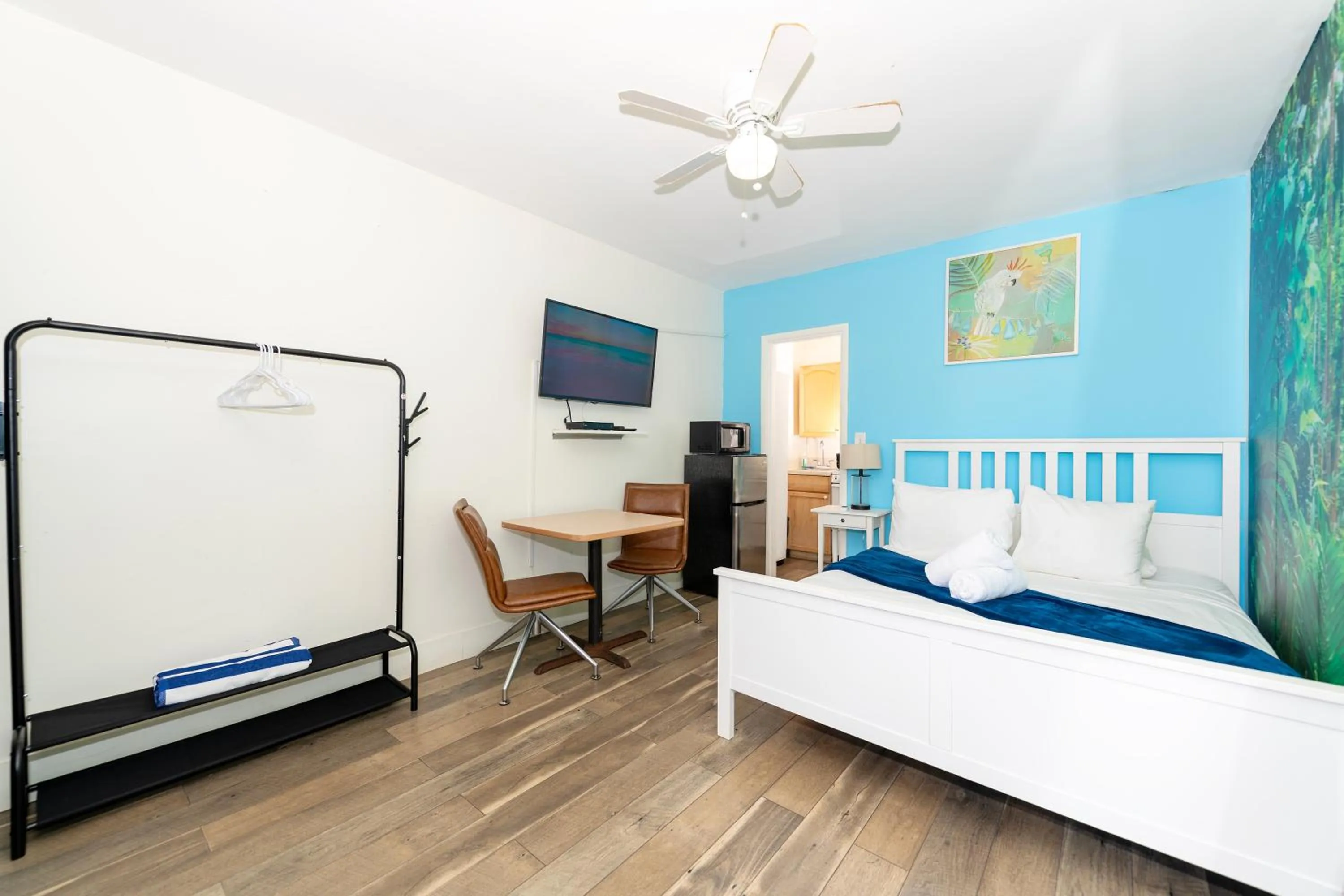 Bed in Tropic Isle Hotel & Apartment