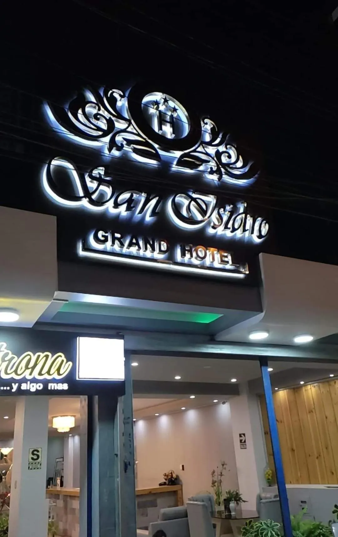 Logo/Certificate/Sign in San Isidro Grand Hotel