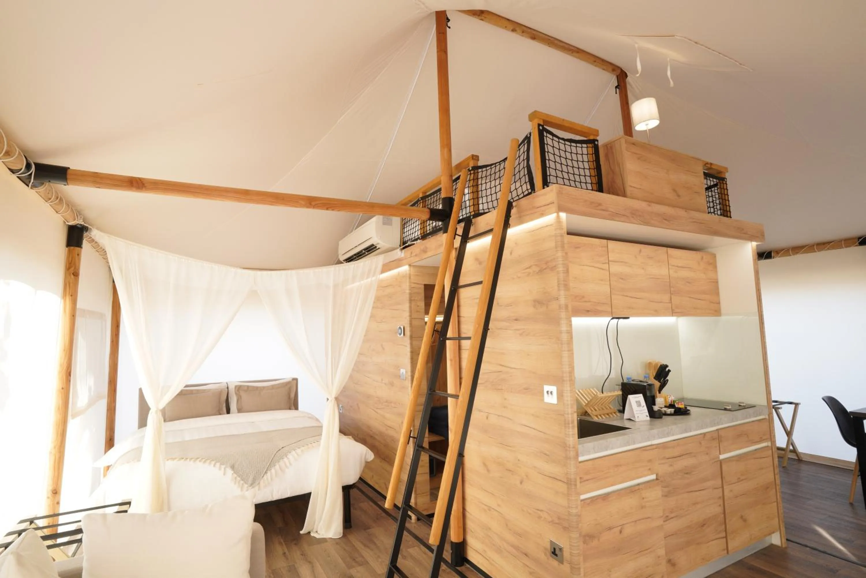 Bed in Bab Al Nojoum Hudayriyat Camp