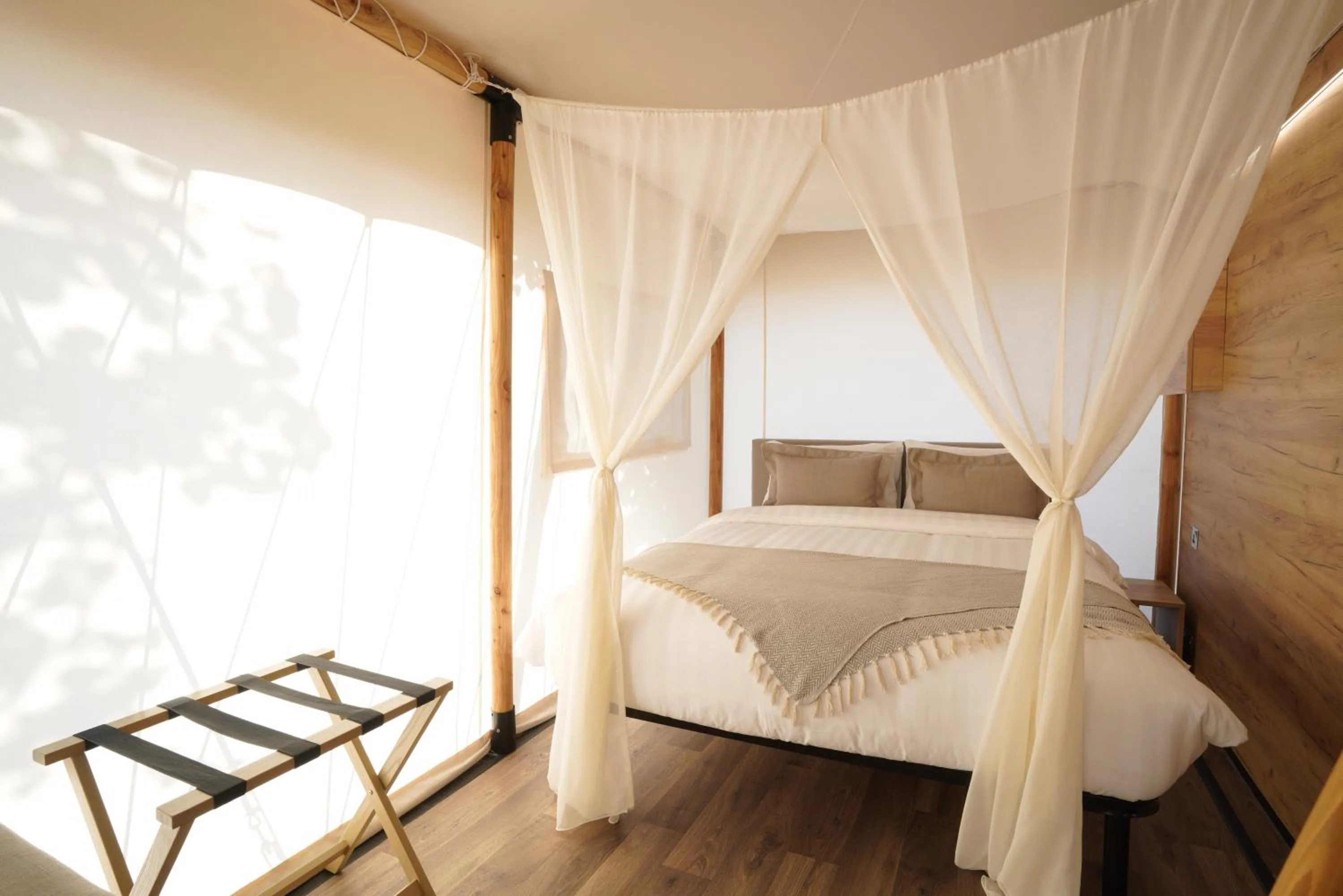 Bed in Bab Al Nojoum Hudayriyat Camp