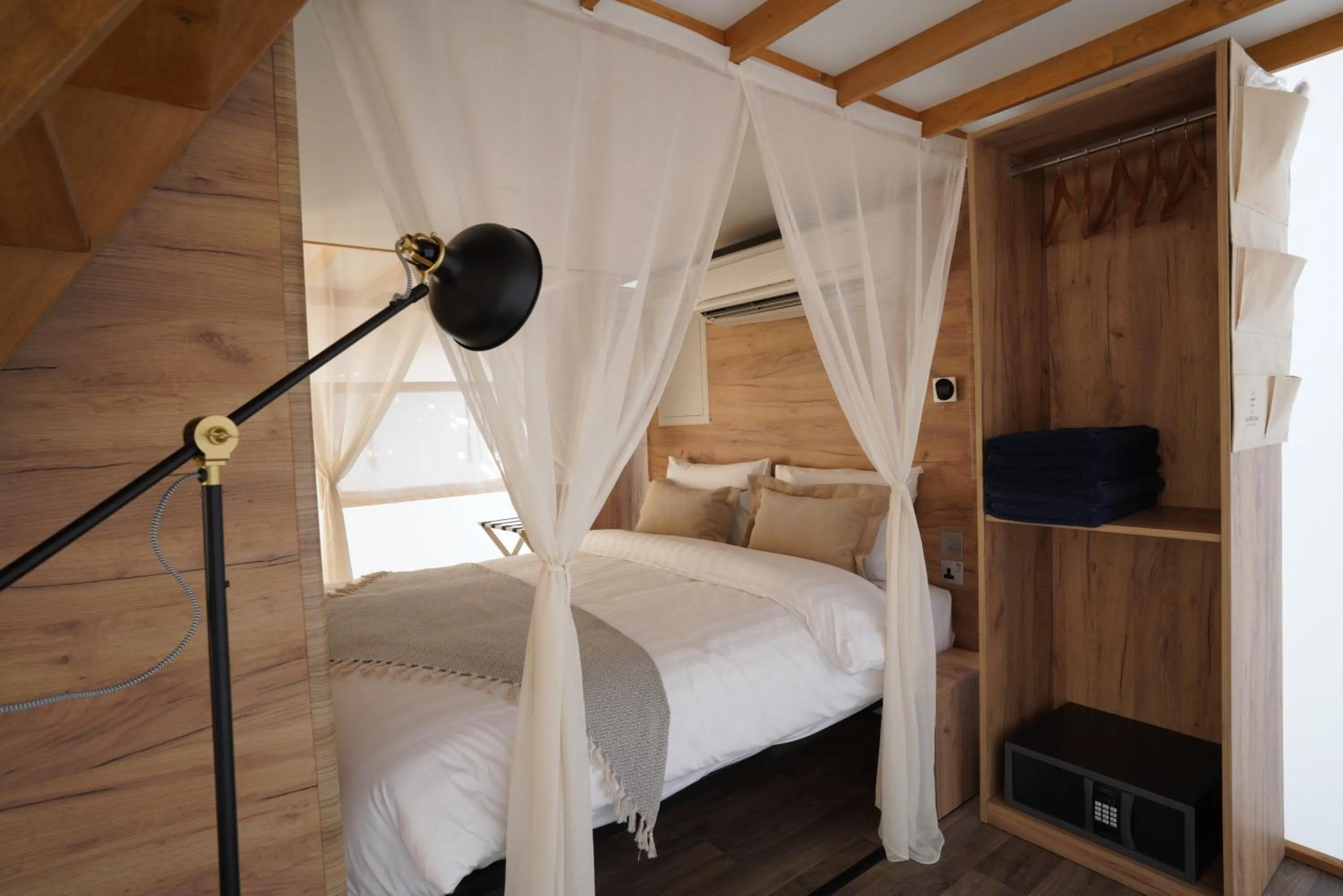 Bed in Bab Al Nojoum Hudayriyat Camp