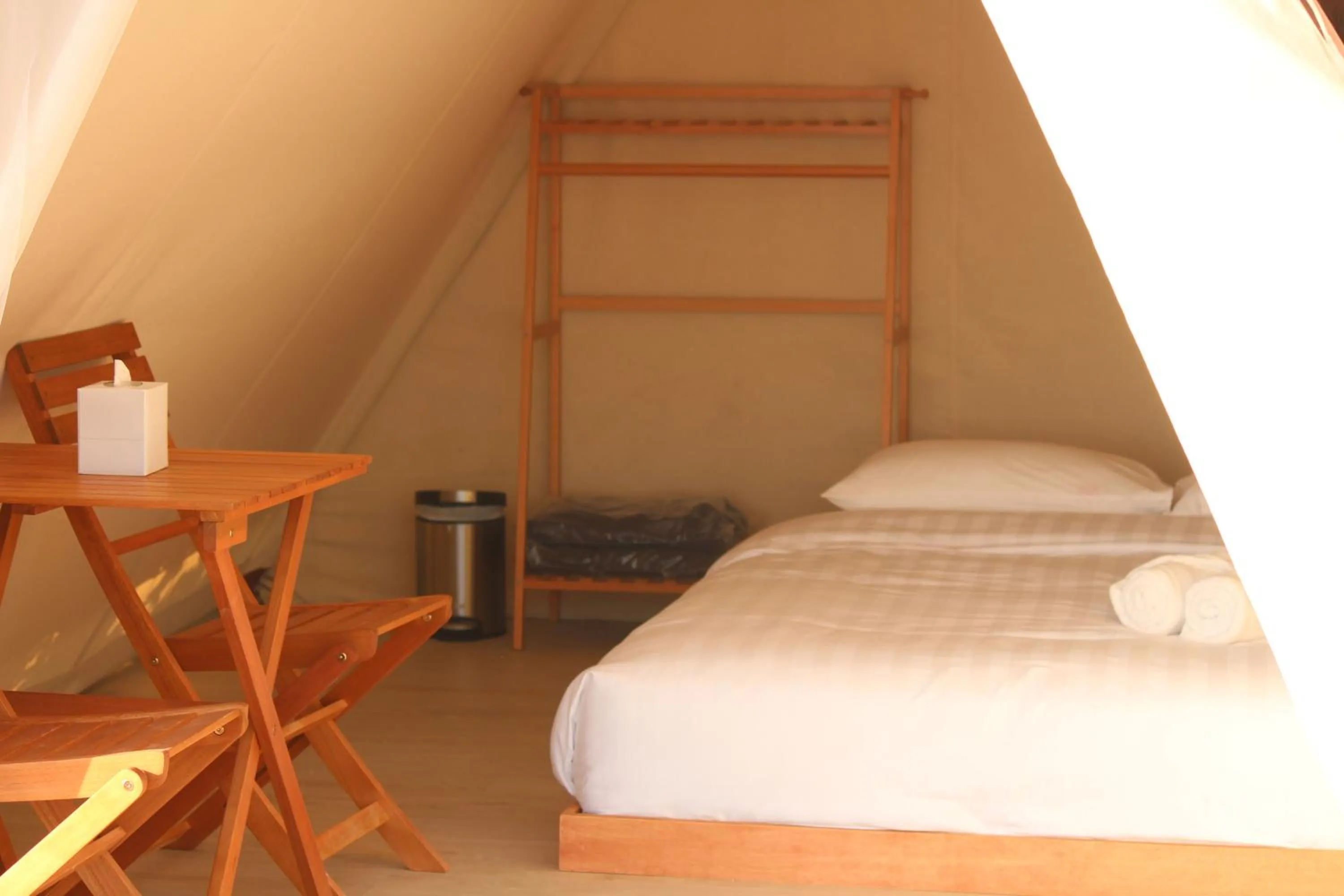 Bedroom, Bed in Bab Al Nojoum Hudayriyat Camp