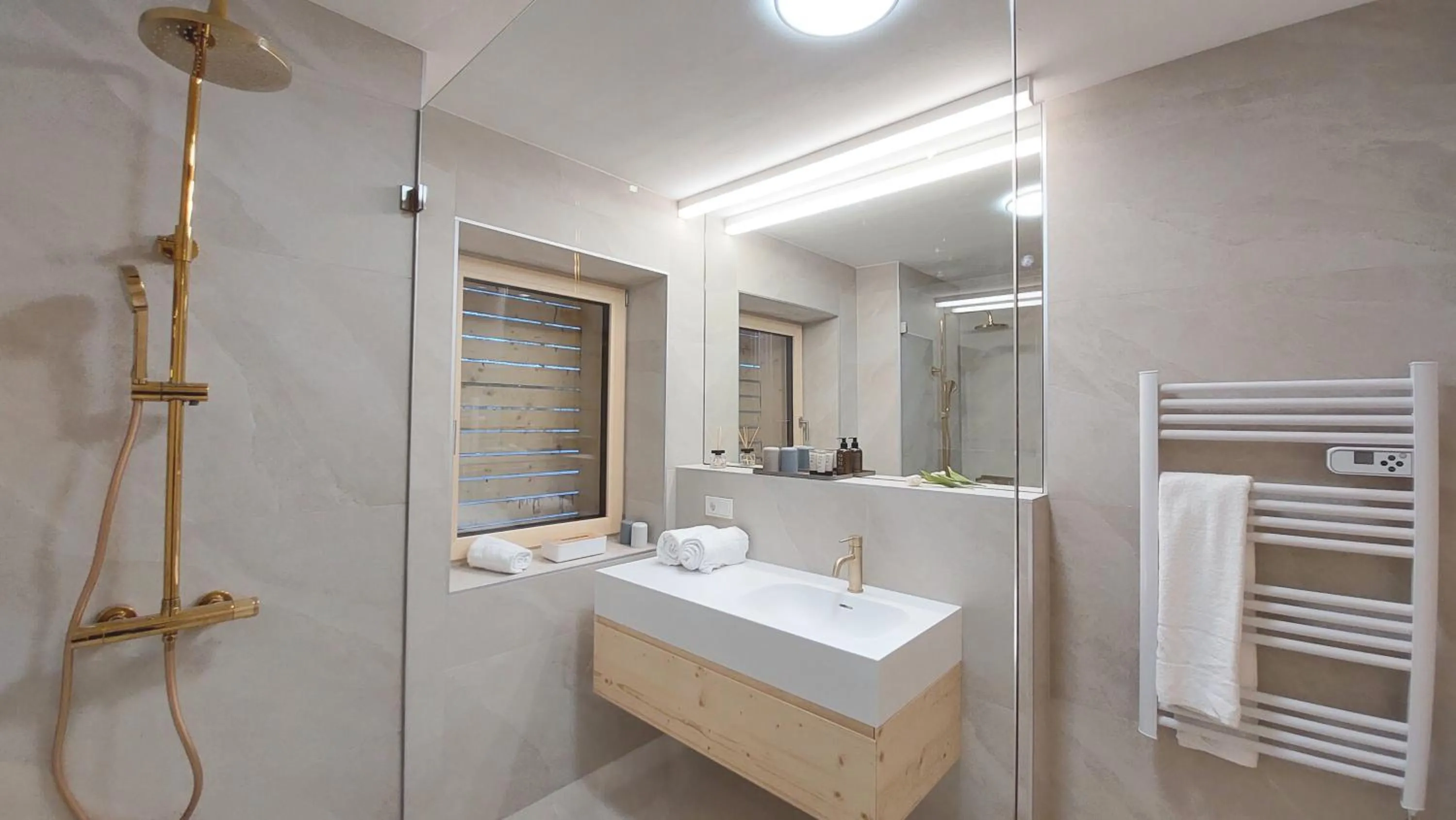 Shower in Kranzmuehle - Ankommen am Achensee