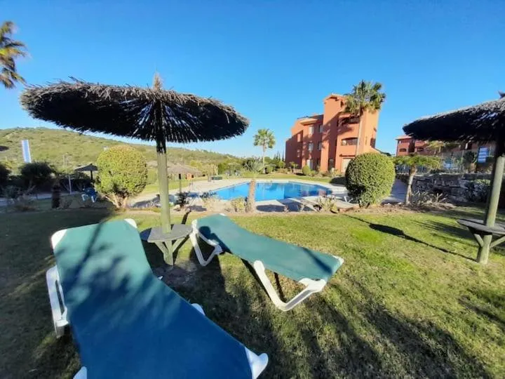 Apartamento espacioso muy tranquilo con piscinas y jardines cercano a la playa