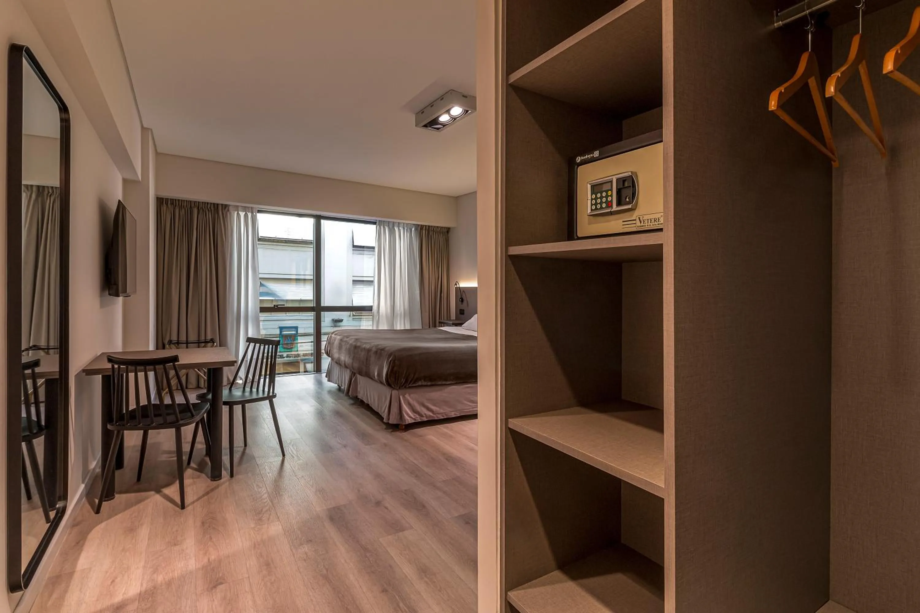 Photo of the whole room, Bed in Up Viamonte Hotel