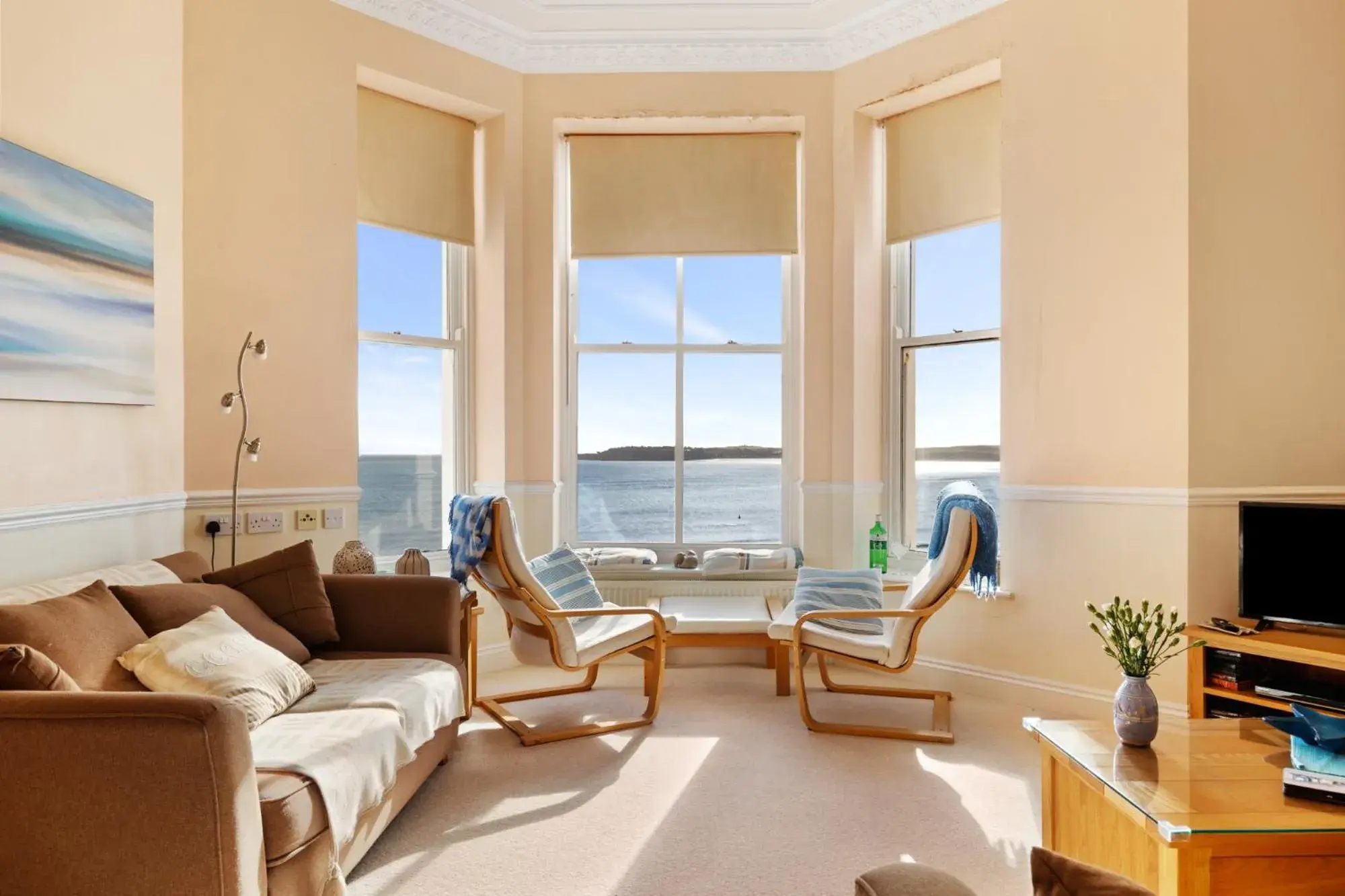 7 South Beach Court - Sea Front Apartment with Spectacular Sea Views 7 South Beach Court - Sea Front Apartment with Spectacular Sea Views