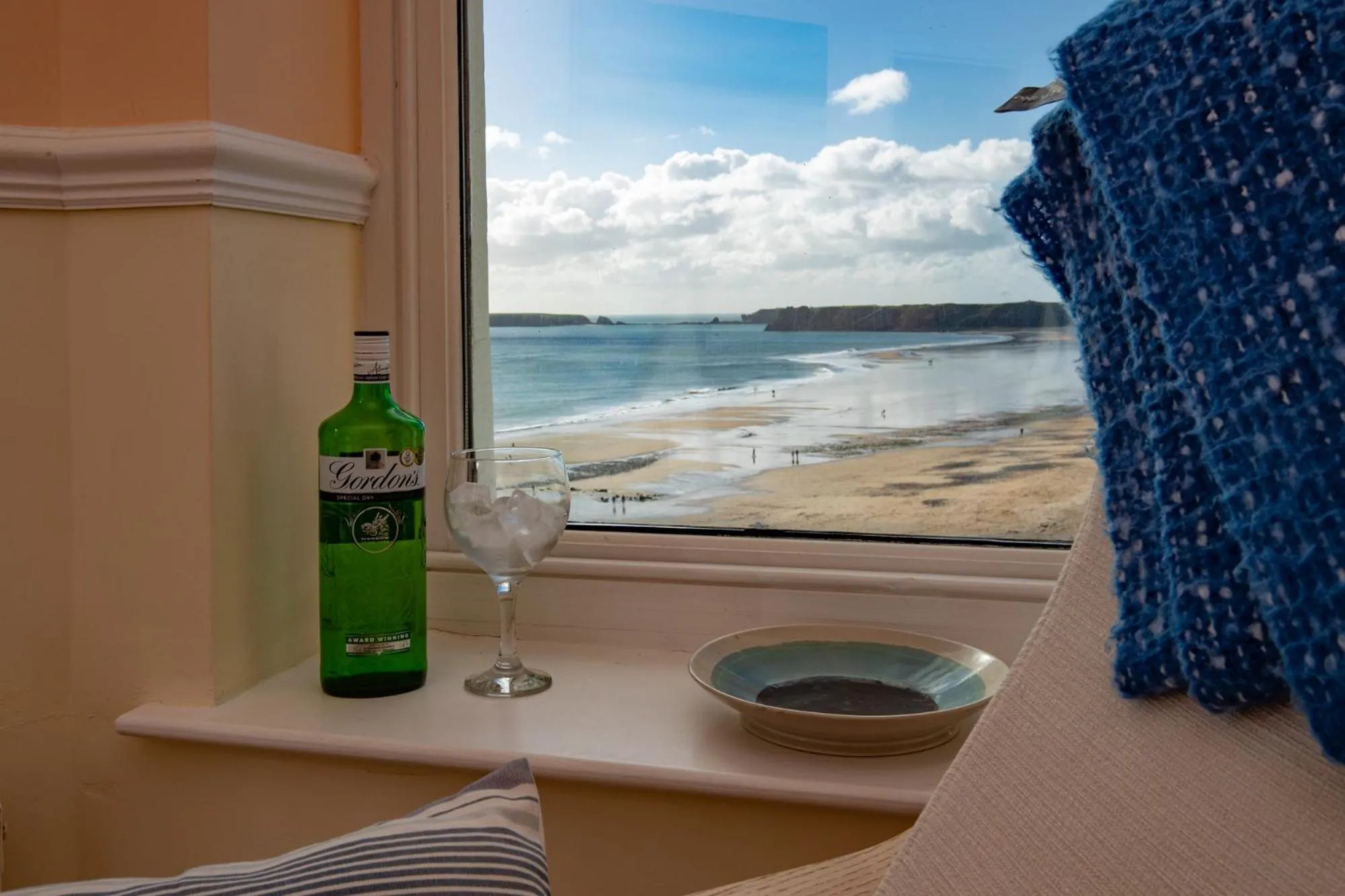 Other in 7 South Beach Court - Sea Front Apartment with Spectacular Sea Views