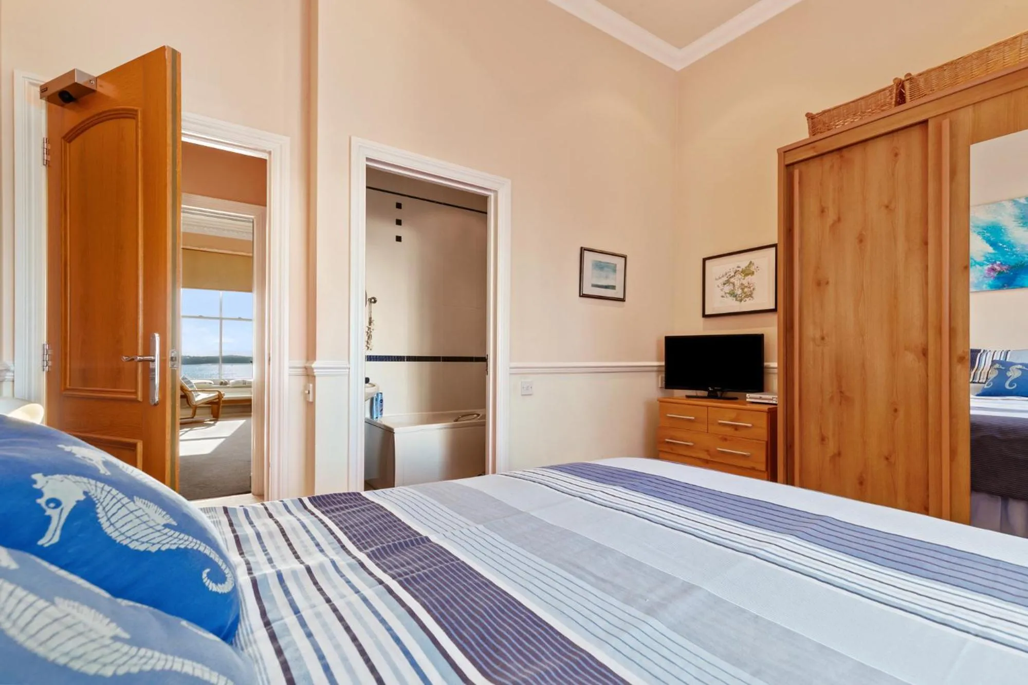 Other, Bed in 7 South Beach Court - Sea Front Apartment with Spectacular Sea Views