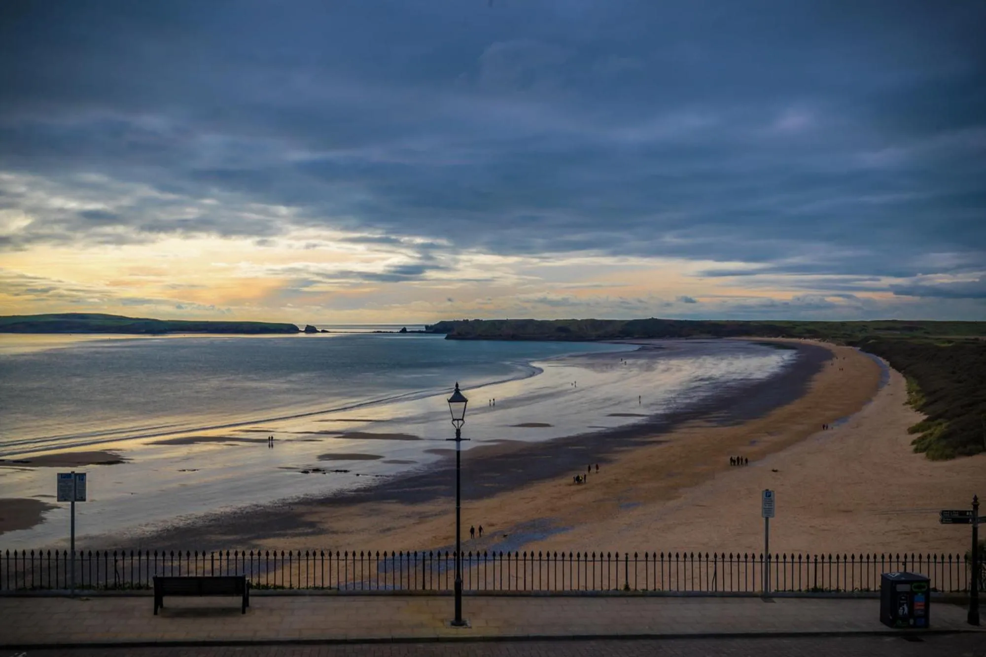 Other in 7 South Beach Court - Sea Front Apartment with Spectacular Sea Views