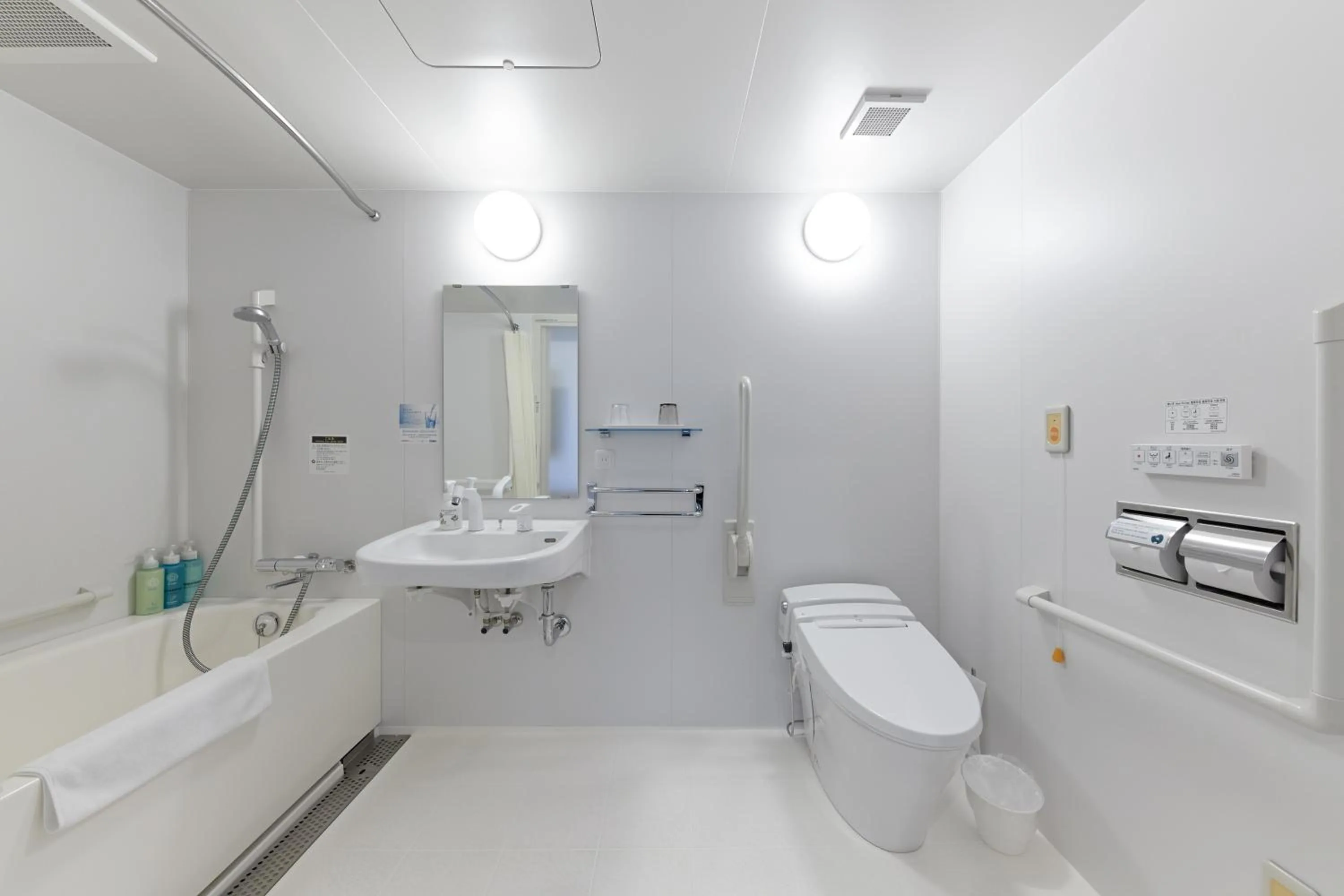 Photo of the whole room in Sotetsu Fresa Inn Kyoto-Kiyomizu Gojo