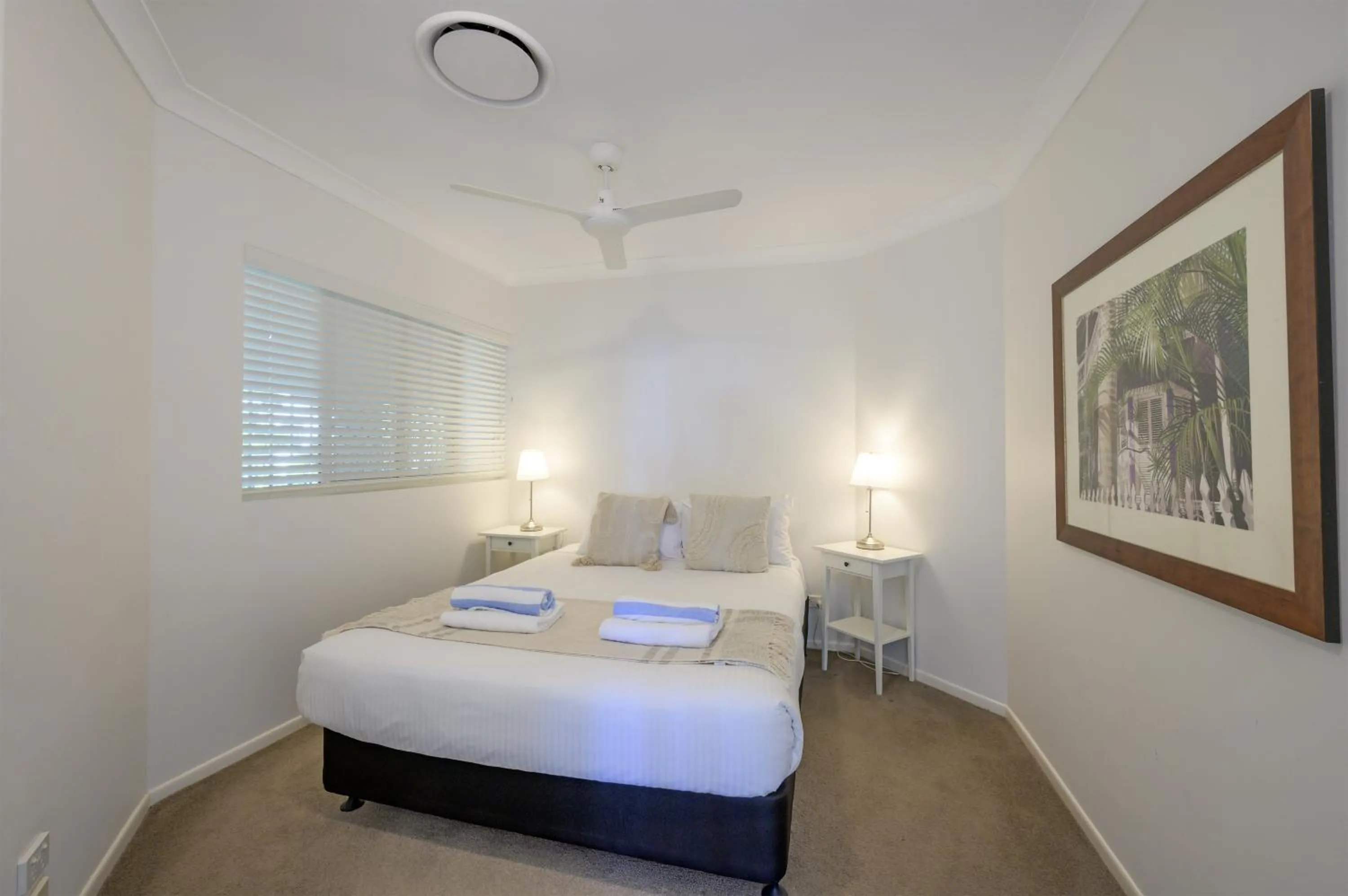Bedroom, Bed in Cosy apartment with ocean views, Sunshine Beach