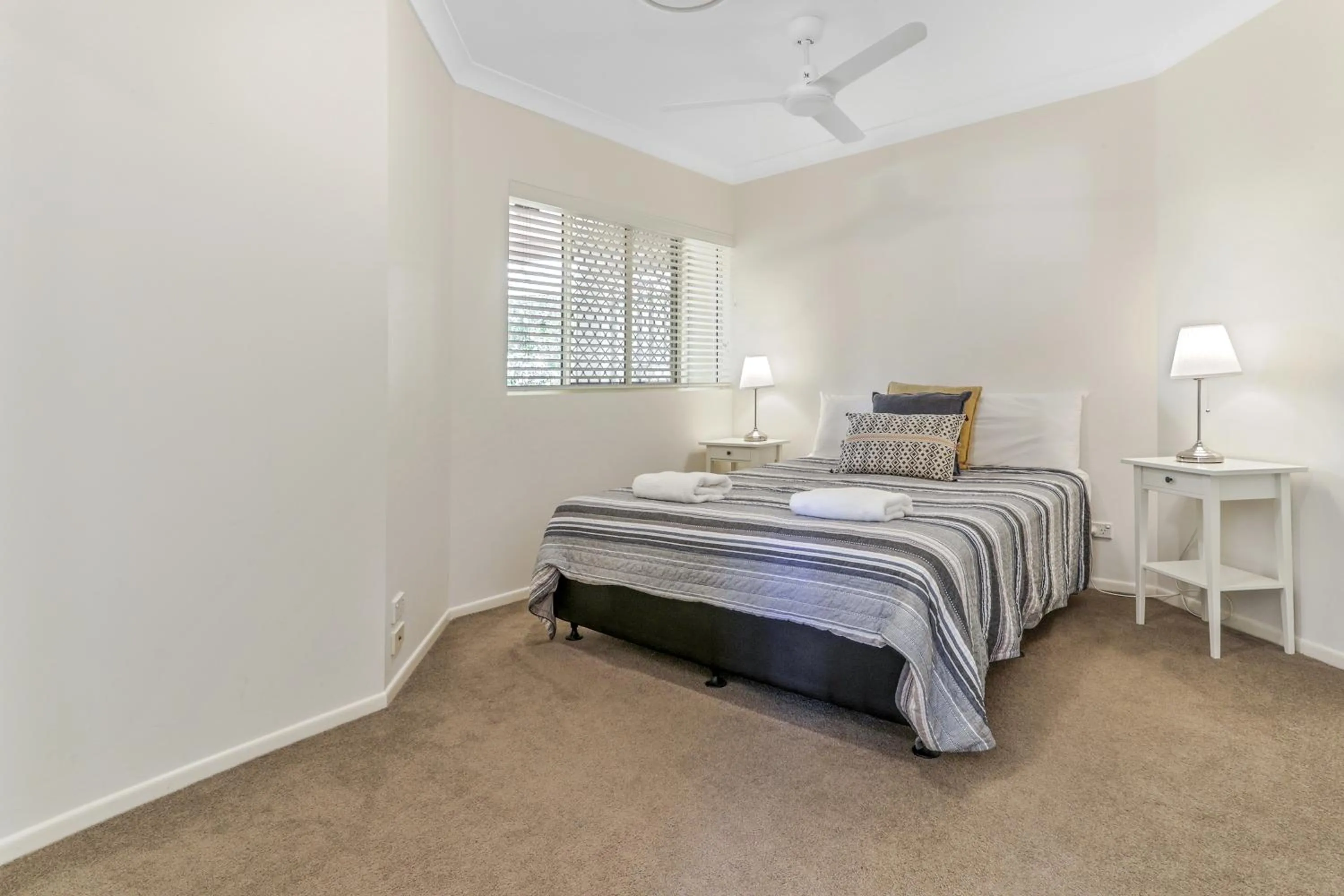 Bed in Cosy apartment with ocean views, Sunshine Beach