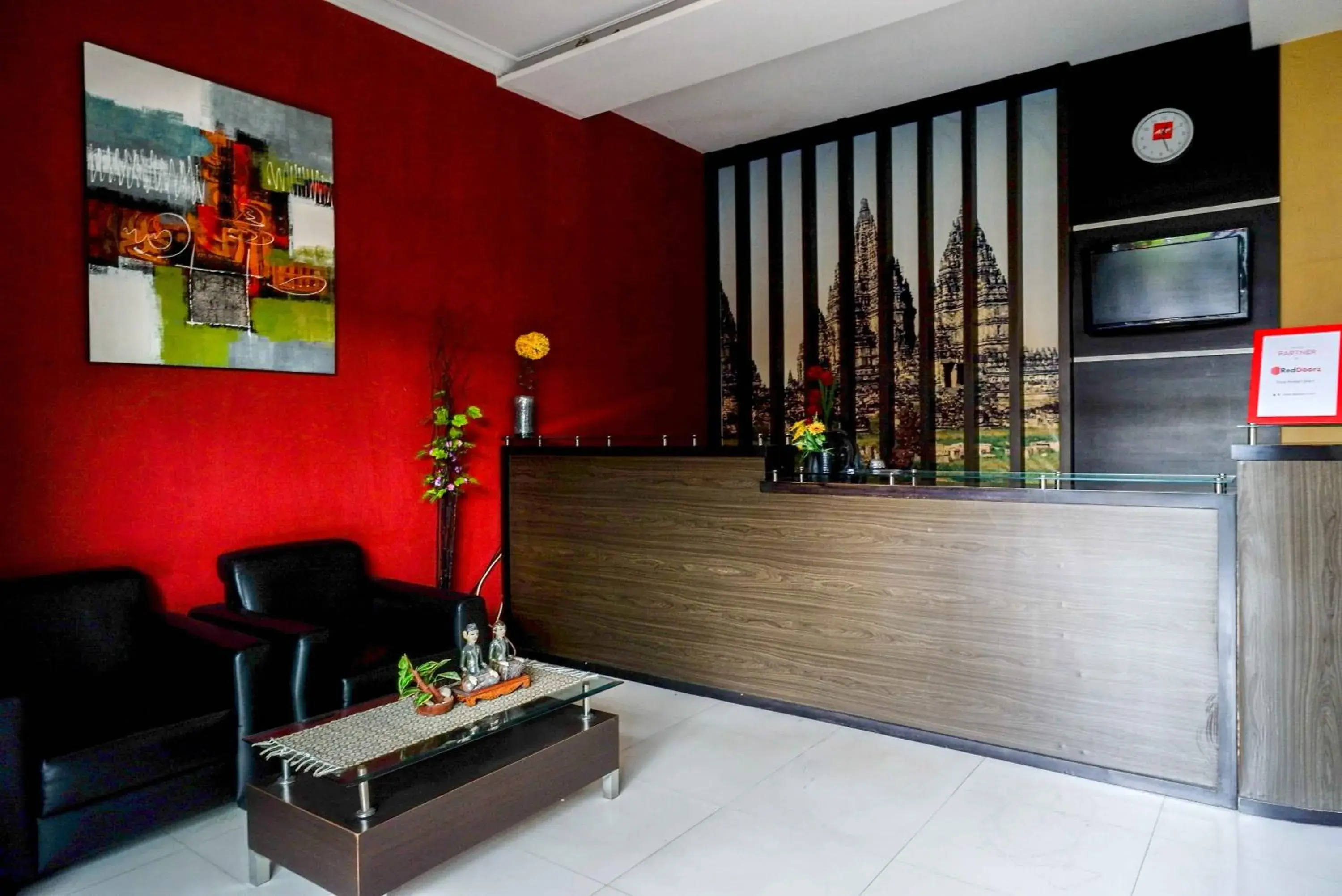Lobby or reception in RedDoorz Plus near Amplaz Yogyakarta Lobby or reception in RedDoorz Plus near Amplaz Yogyakarta