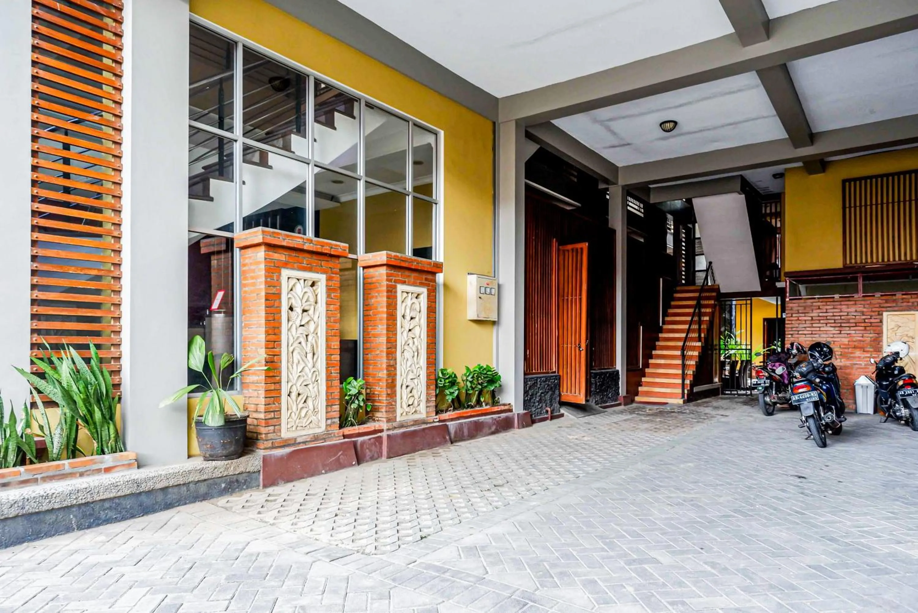 Property building in RedDoorz Plus near Amplaz Yogyakarta