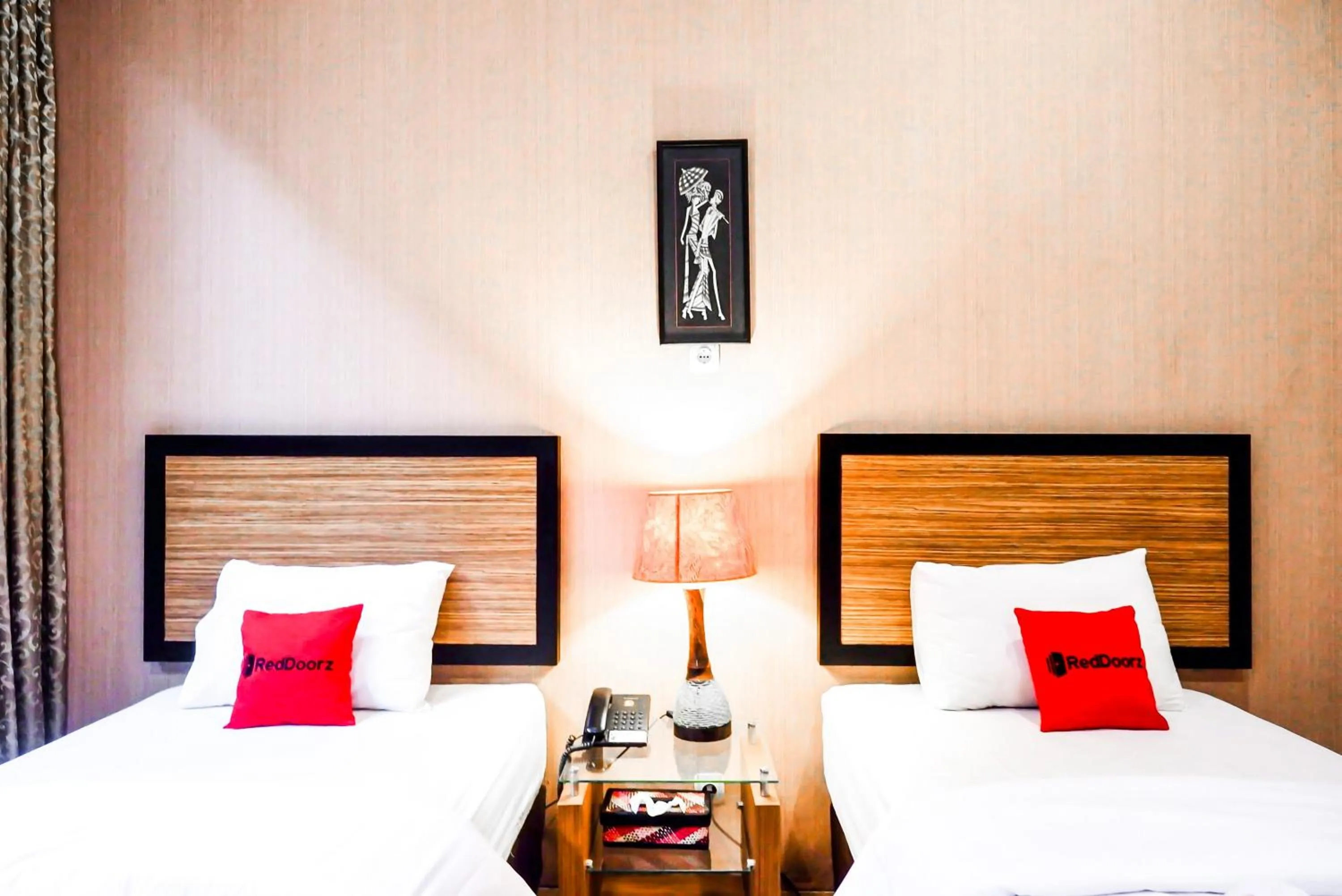 Bedroom, Bed in RedDoorz Plus near Amplaz Yogyakarta