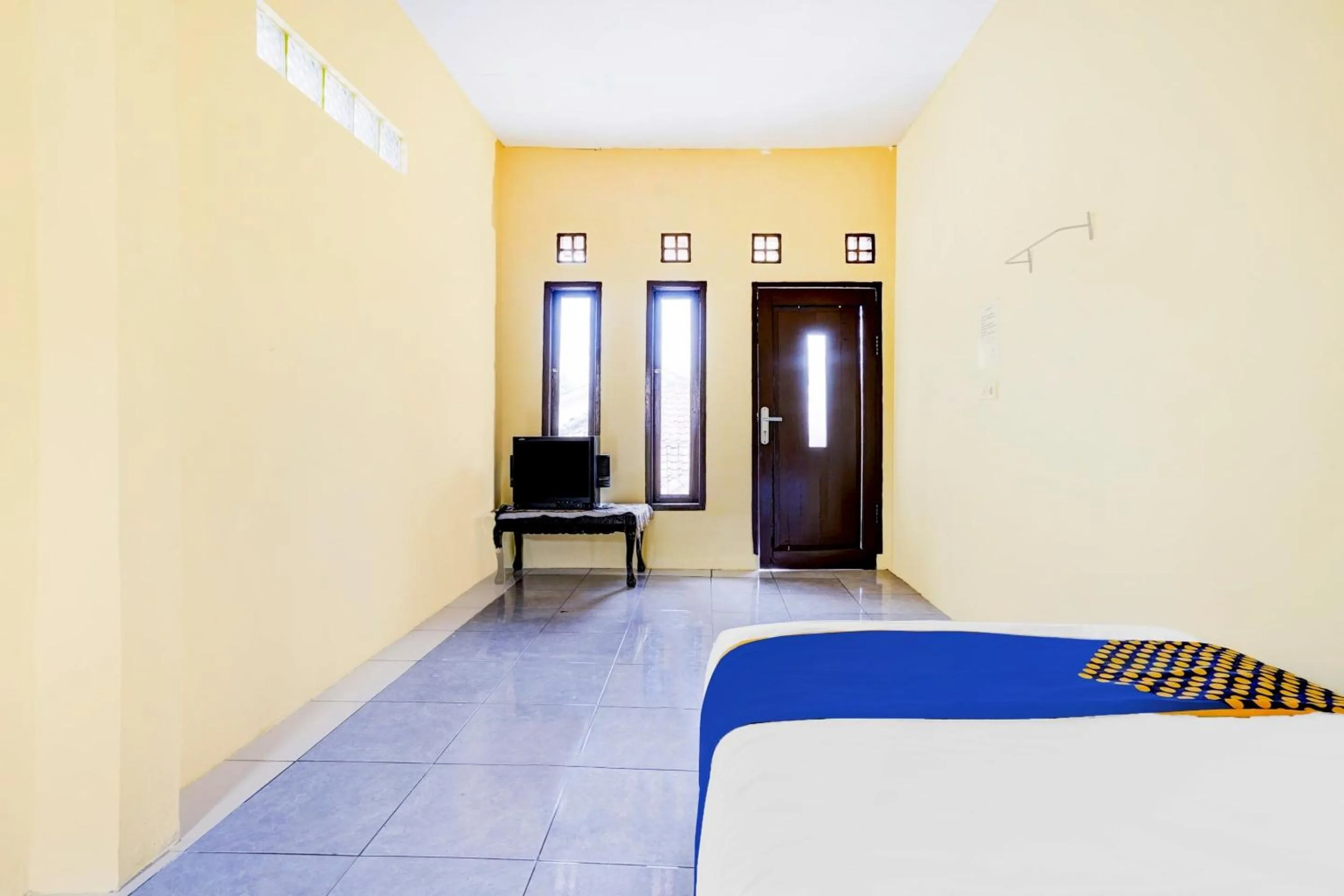 Bedroom, Bed in OYO Life 90701 Kost Syariah Deris