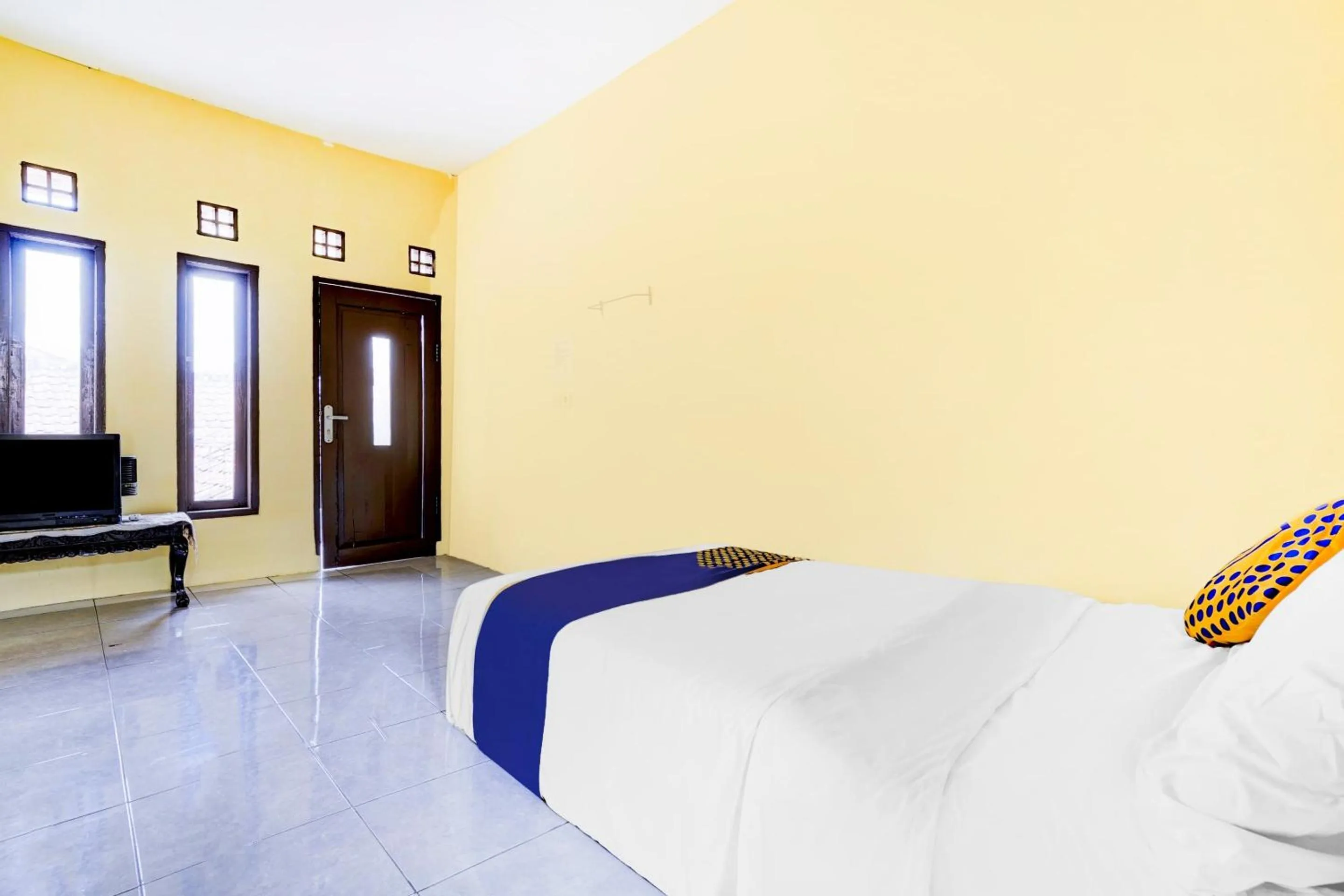 Bedroom, Bed in OYO Life 90701 Kost Syariah Deris