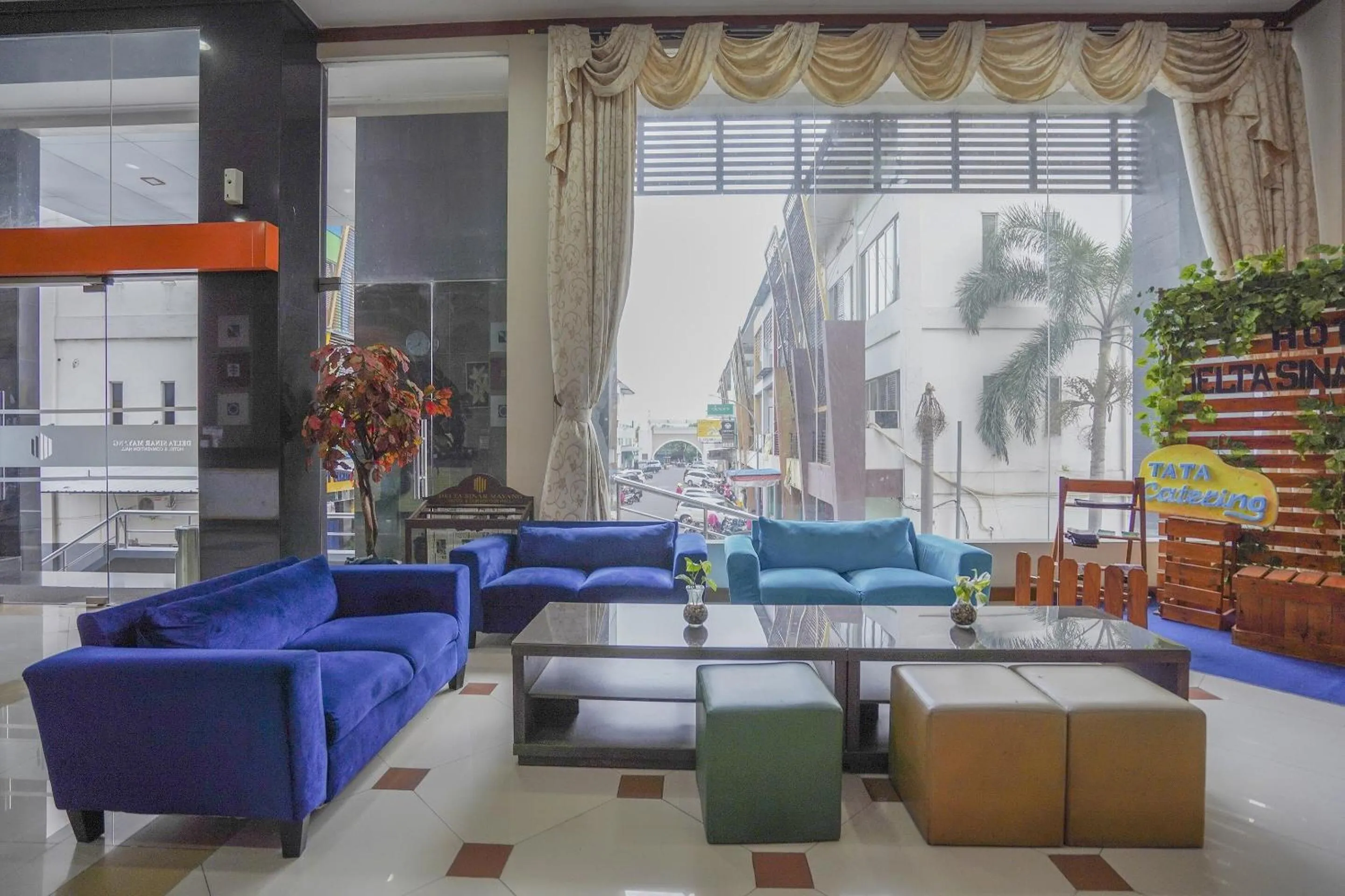 Lobby or reception in Collection O 90724 Hotel Sinar Sidoarjo