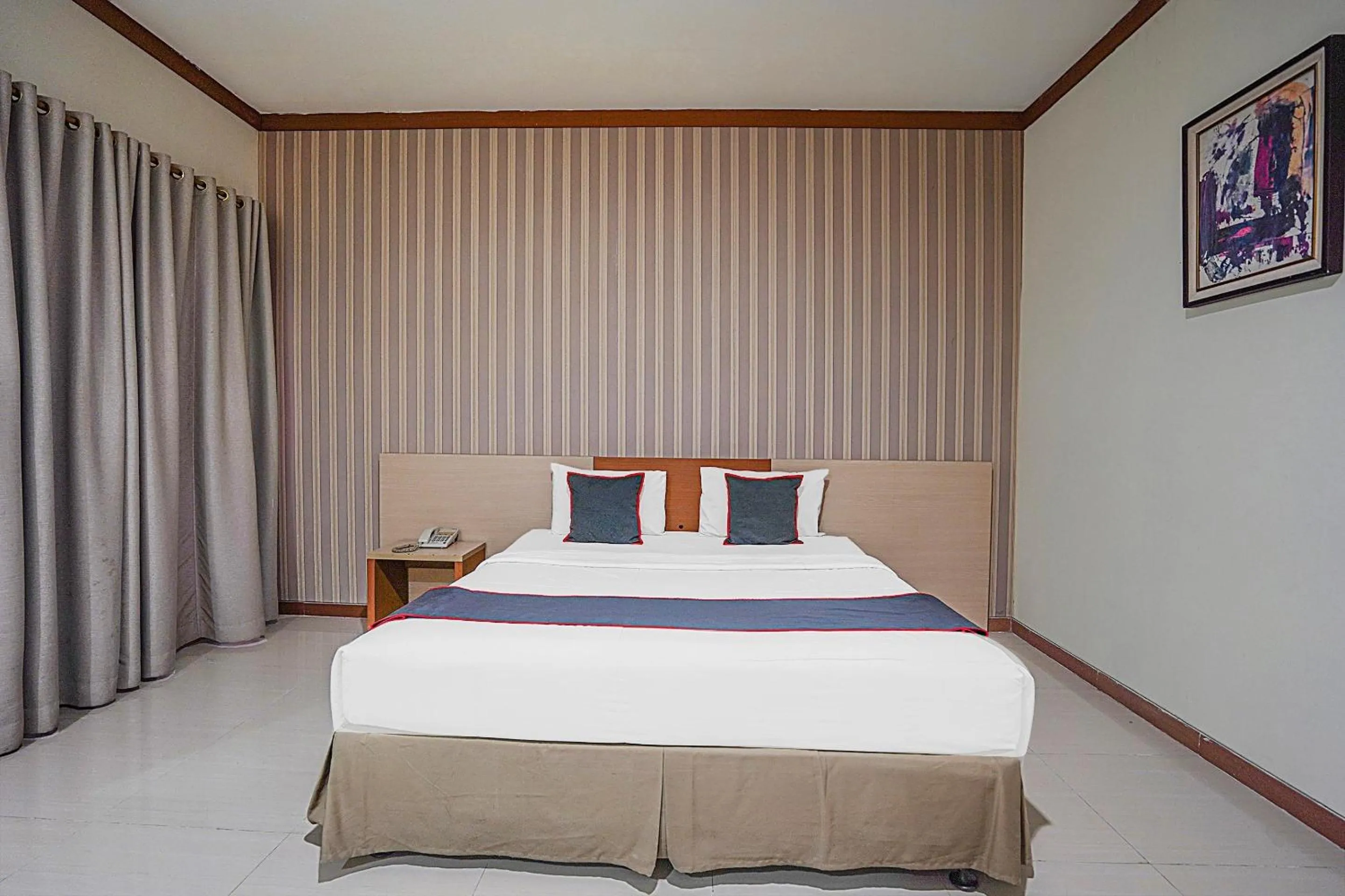 Bedroom, Bed in Collection O 90724 Hotel Sinar Sidoarjo