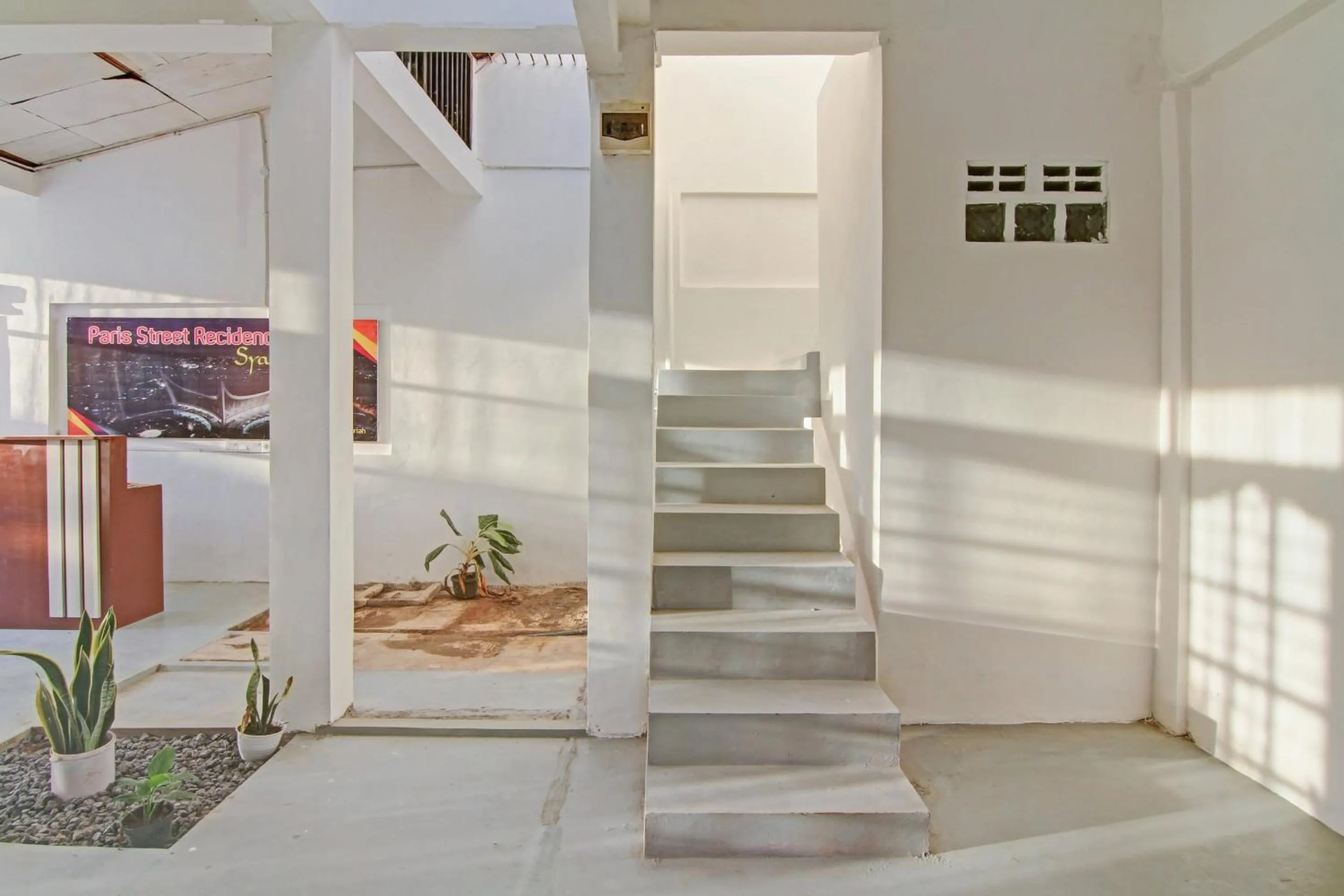 Lobby or reception in Hotel O Paris Street Residence Syariah