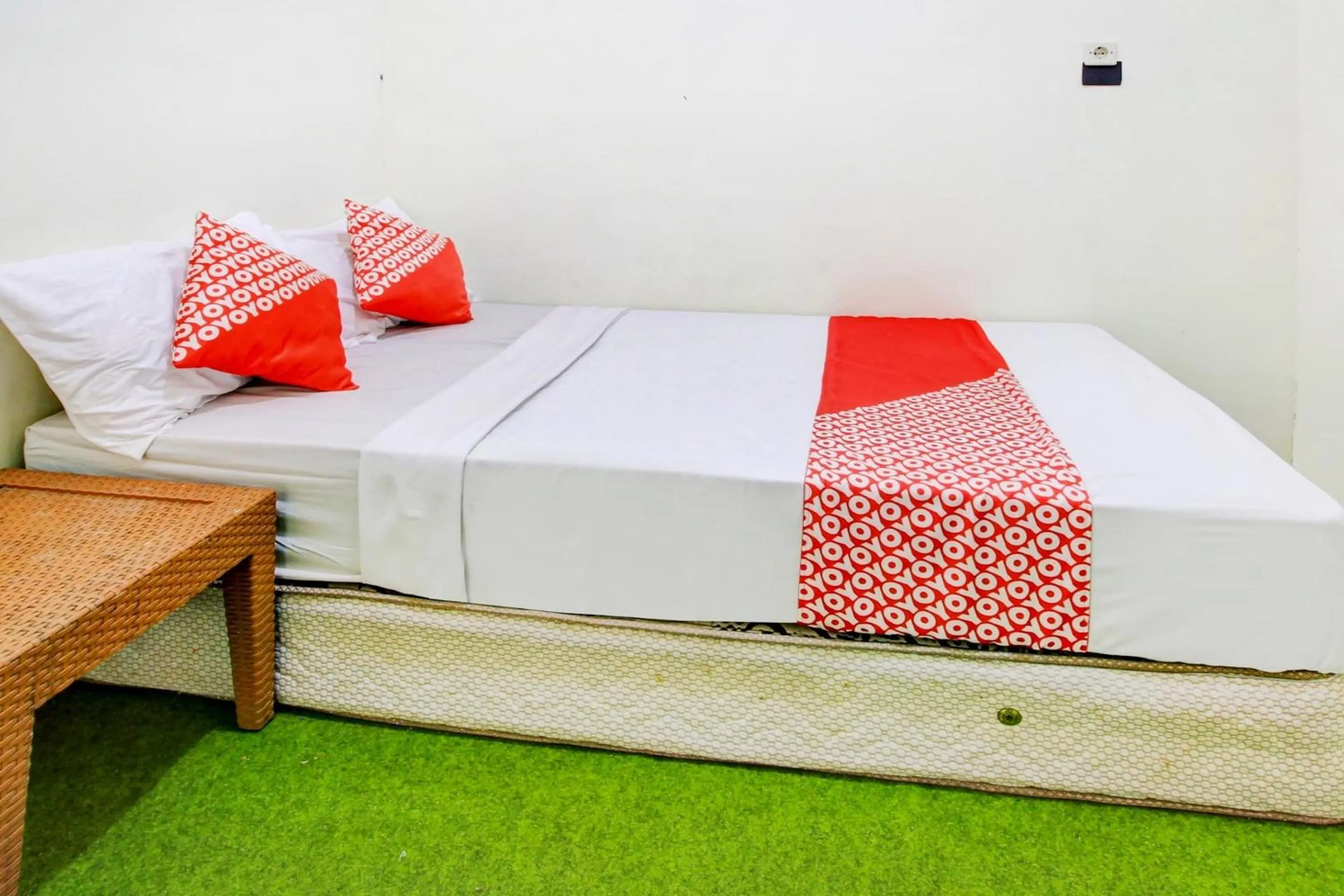 Bedroom, Bed in Hotel O Zeevanna Guest House Syariah