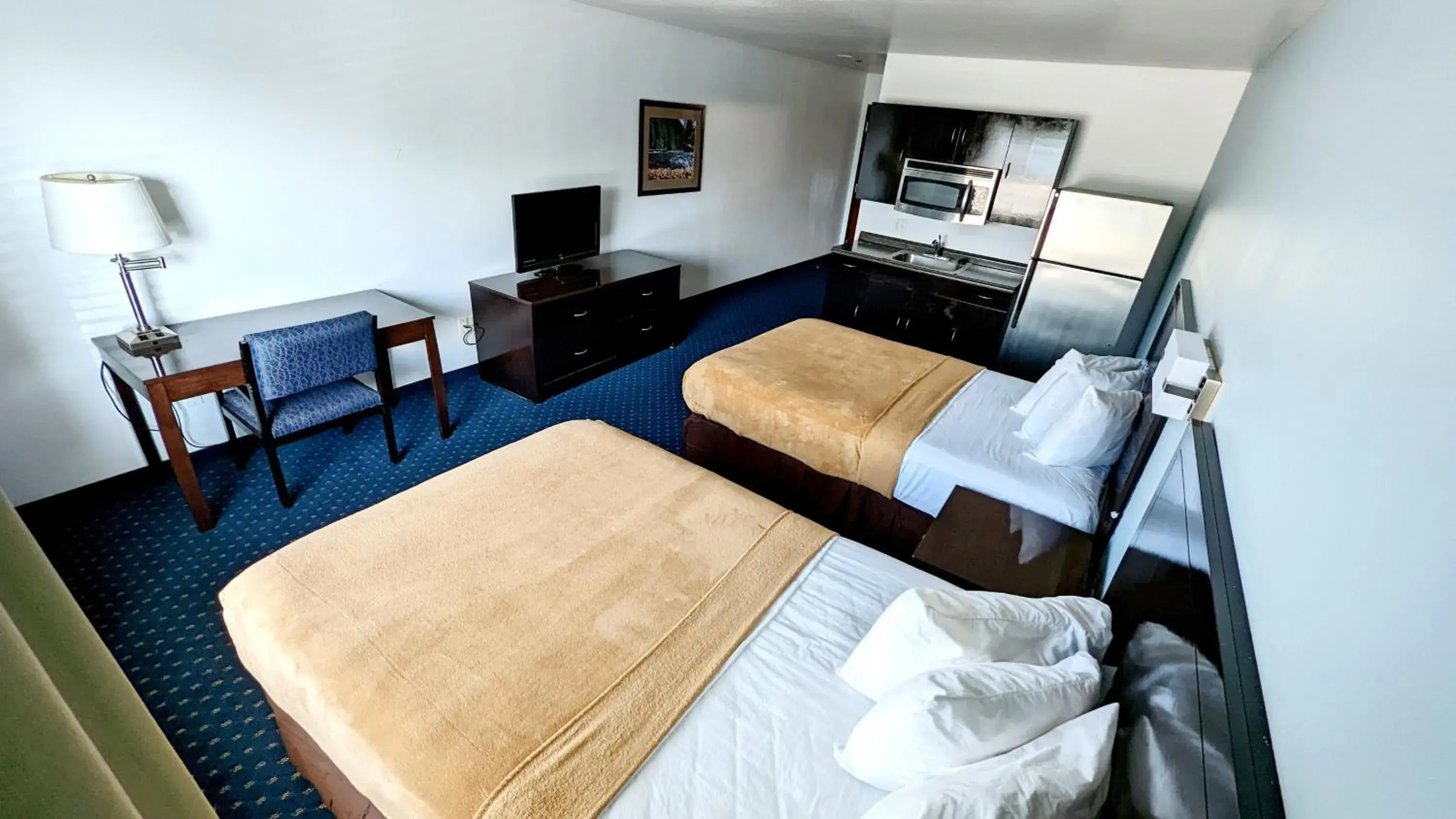 Bed in FairBridge Inn & Suites Canadian Bed in FairBridge Inn & Suites Canadian