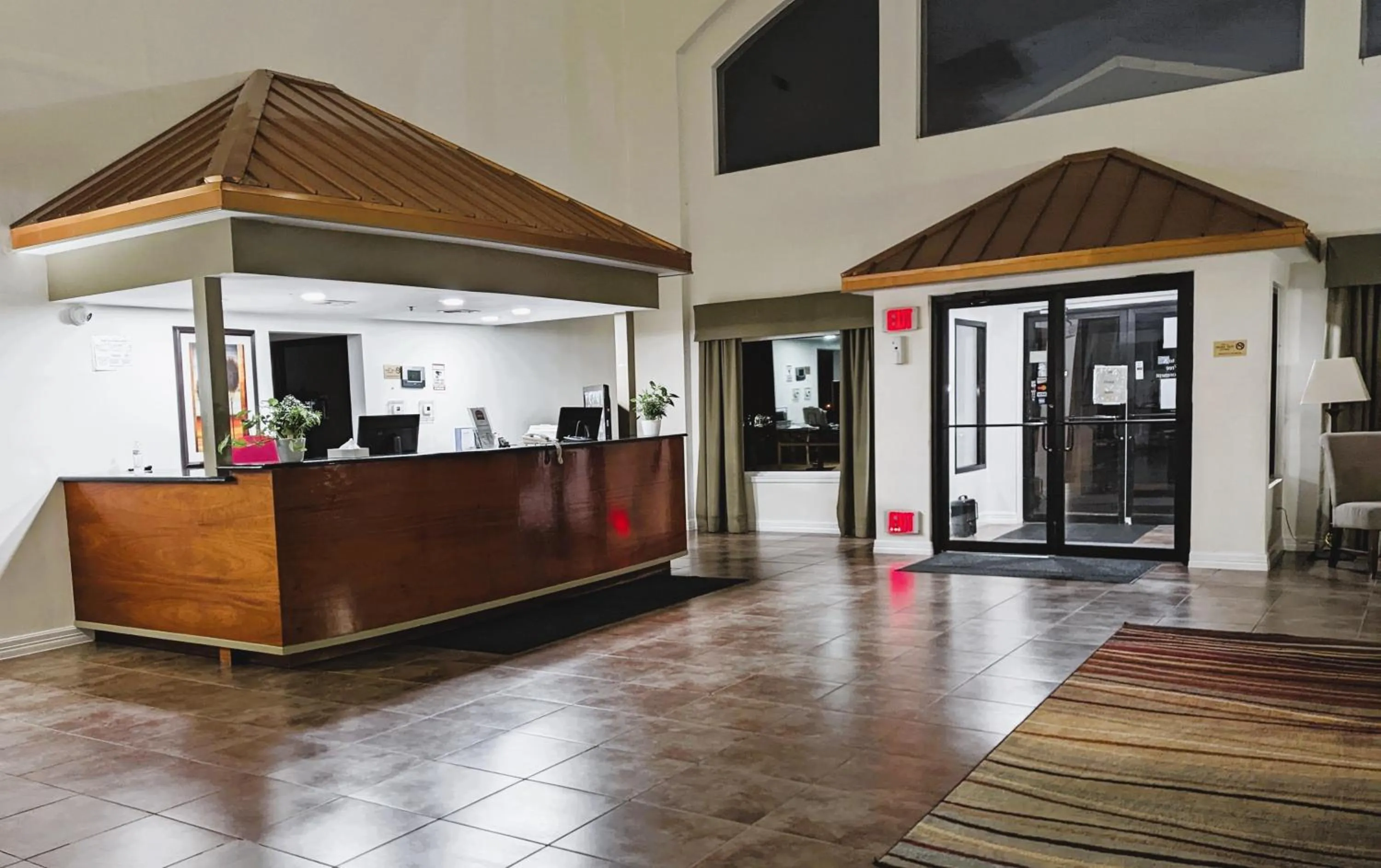 Lobby or reception in FairBridge Inn & Suites Canadian