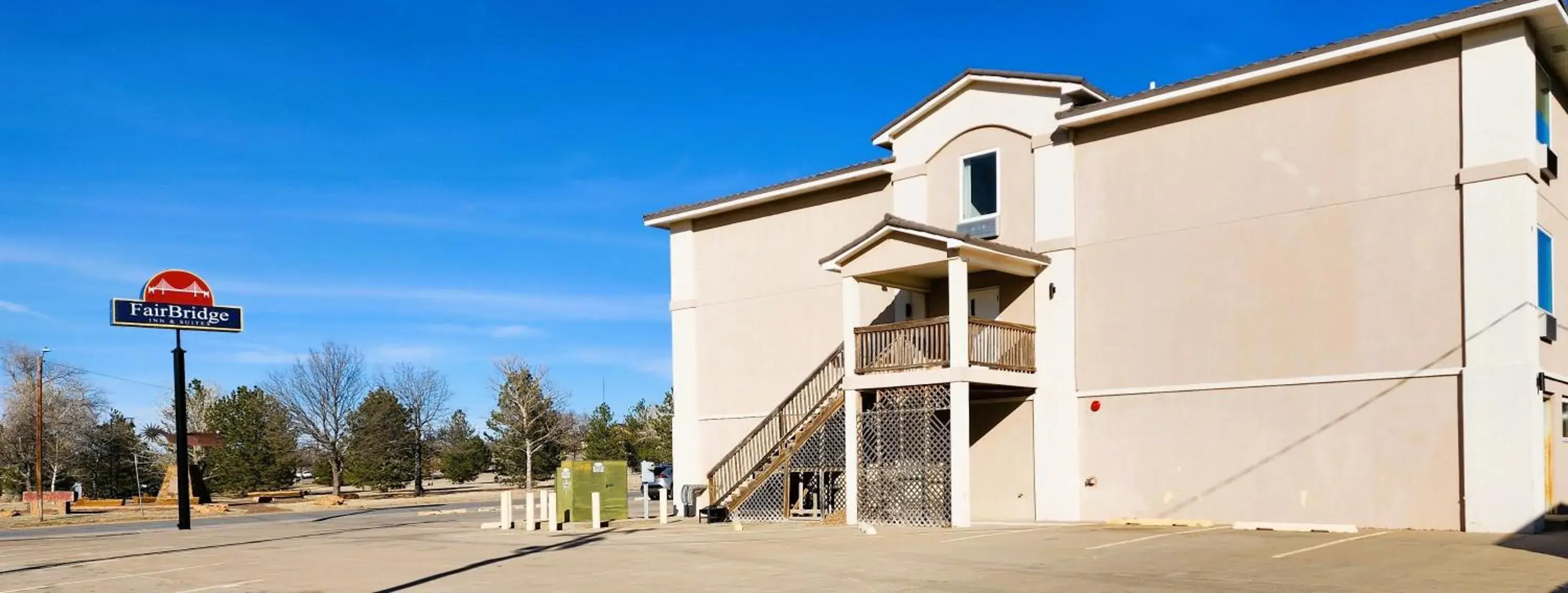 Property building in FairBridge Inn & Suites Canadian Property building in FairBridge Inn & Suites Canadian