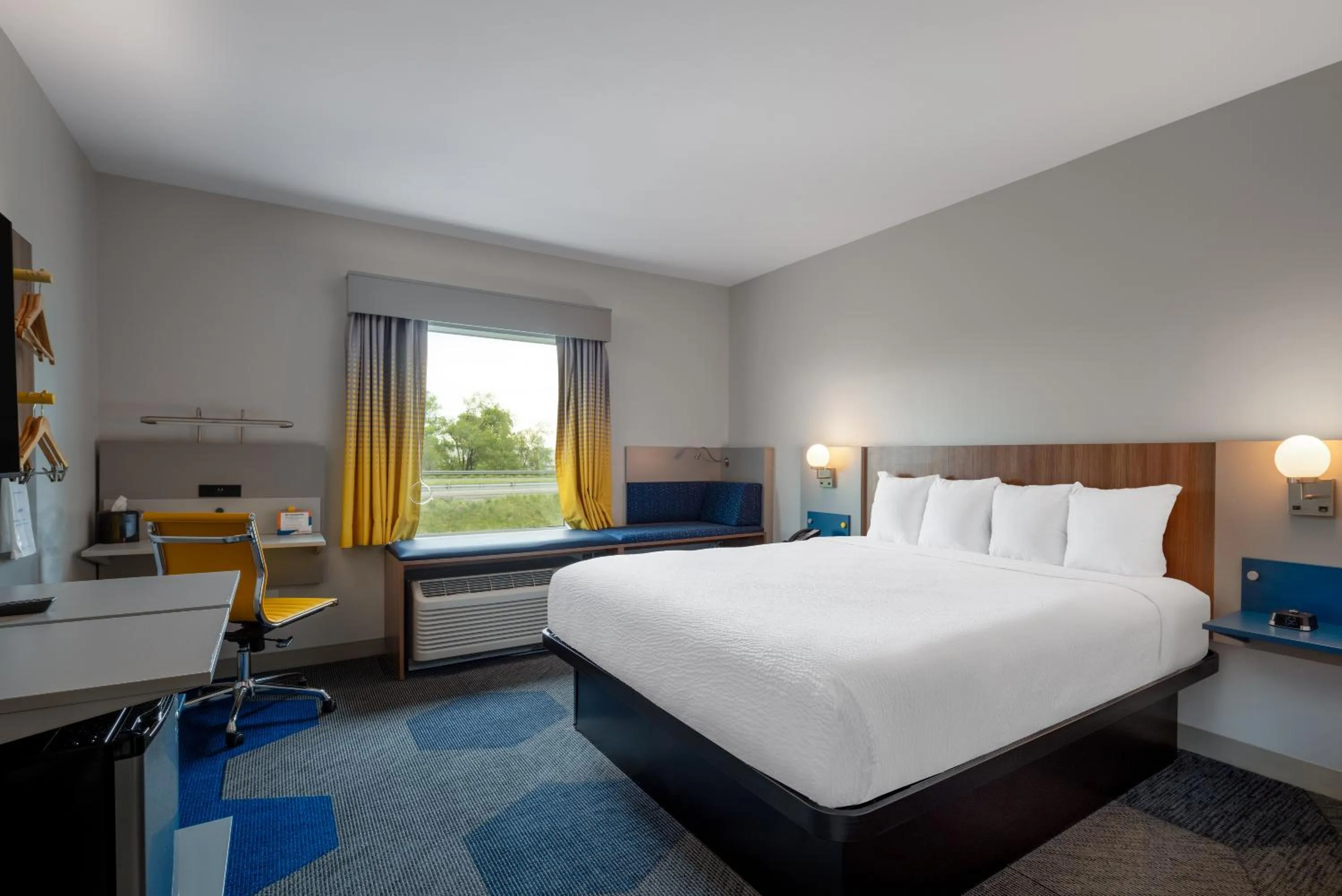 Bed in Microtel Inn & Suites by Wyndham Winchester