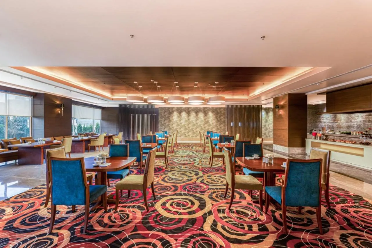 Restaurant/places to eat in Wyndham Chandigarh Mohali
