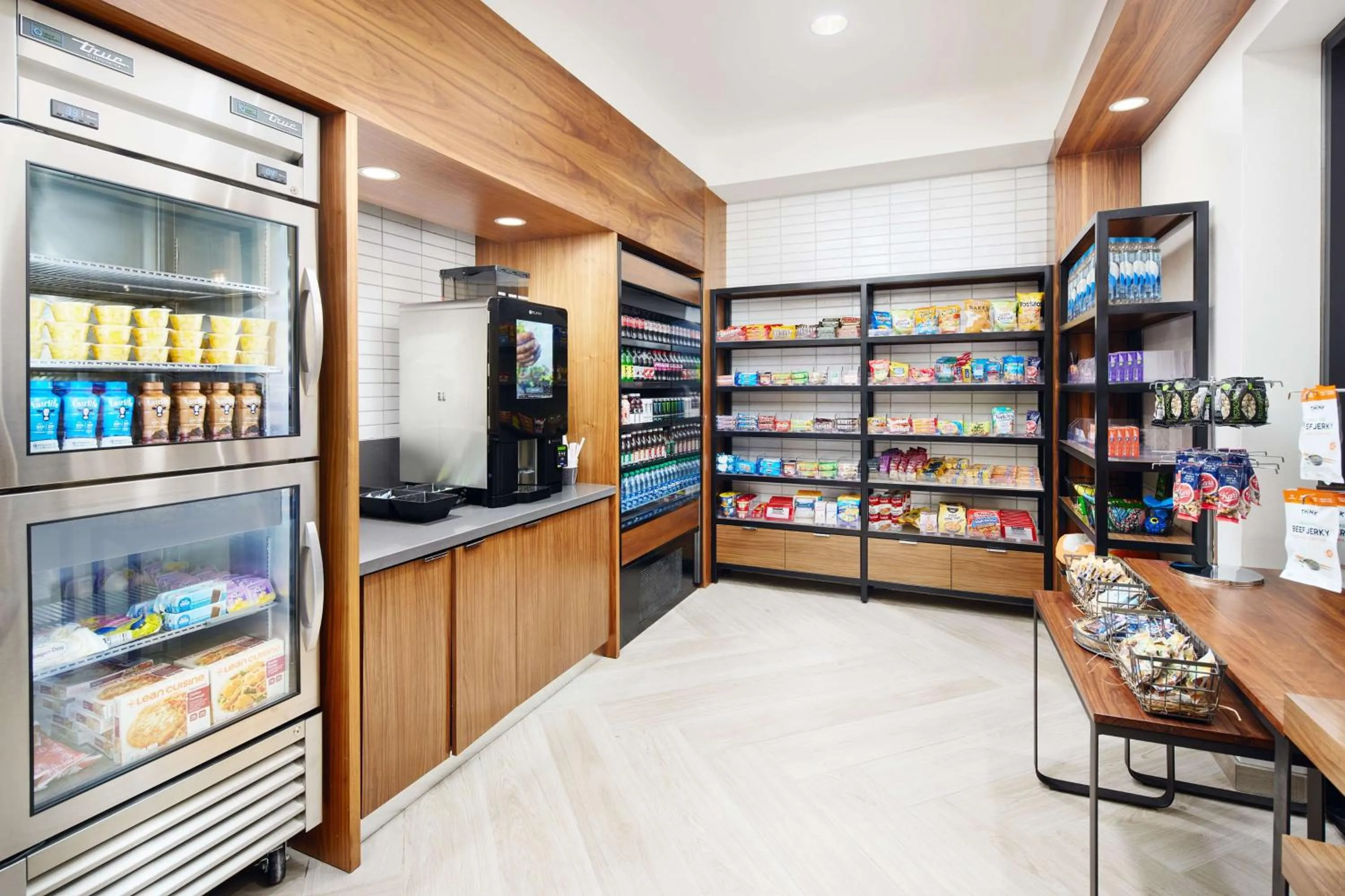 Restaurant/places to eat in Embassy Suites By Hilton Atlanta Airport North