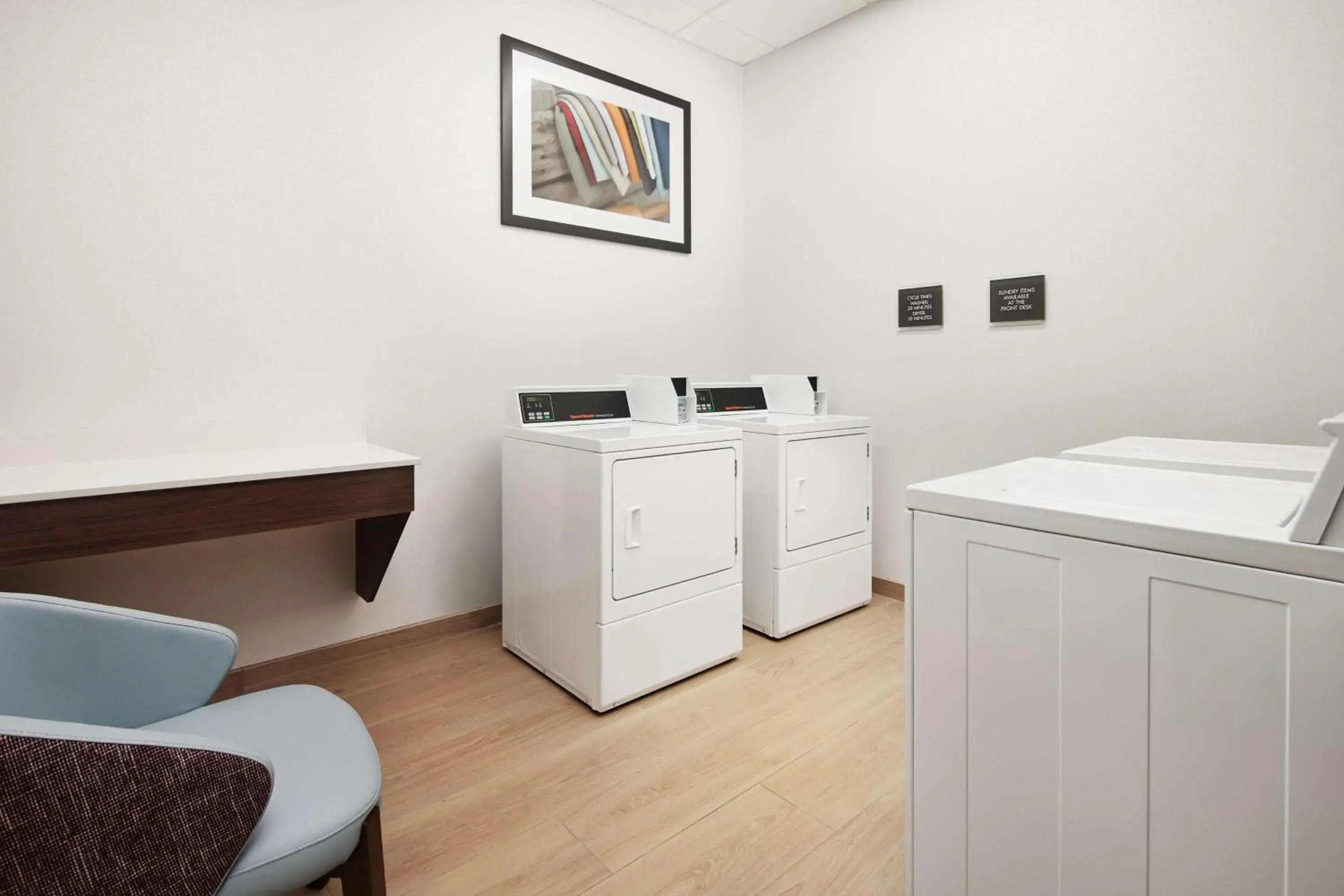 Property building, Bed in Embassy Suites By Hilton Atlanta Airport North Property building, Bed in Embassy Suites By Hilton Atlanta Airport North