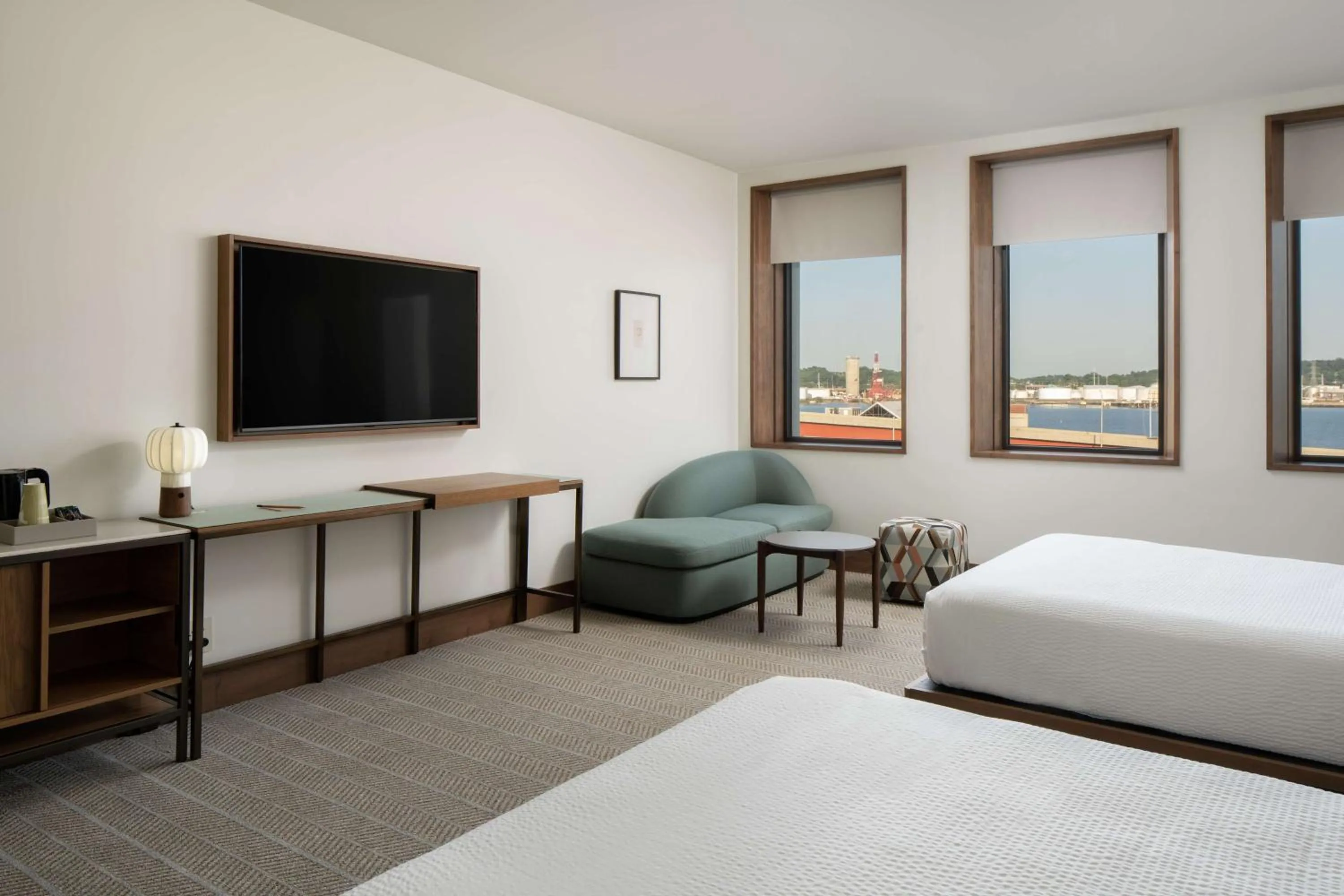 Living room, Bed in Hotel Marcel New Haven, Tapestry Collection By Hilton