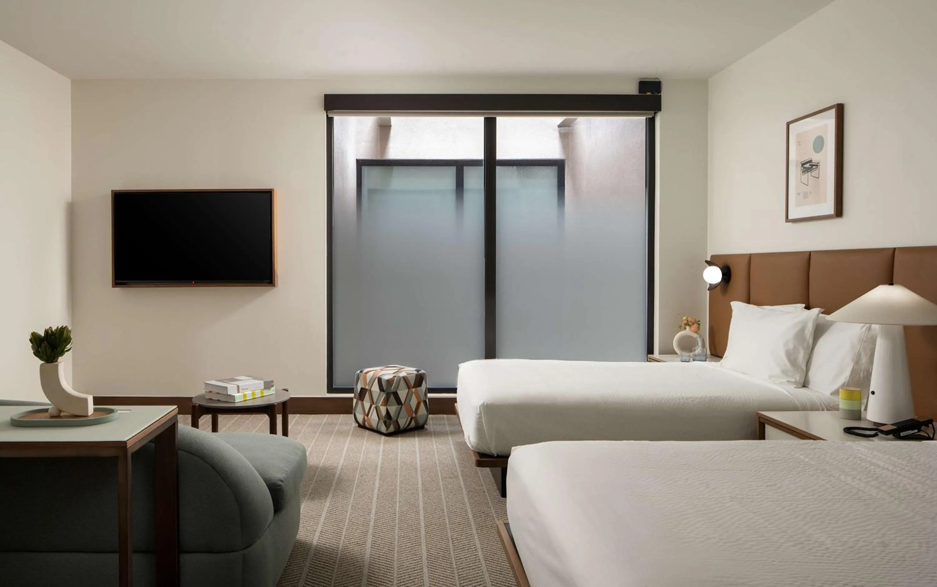 Living room, Bed in Hotel Marcel New Haven, Tapestry Collection By Hilton