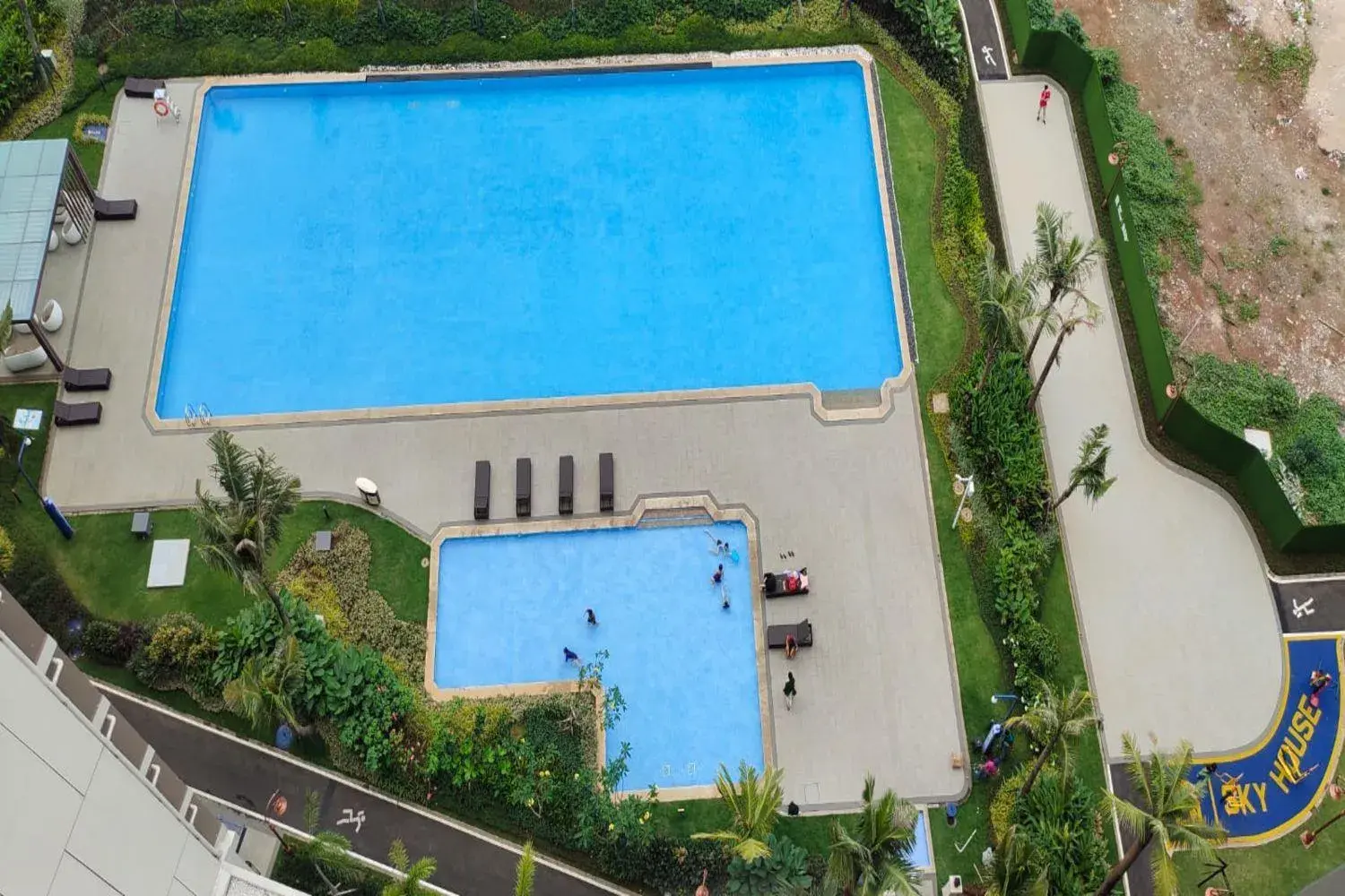 Swimming pool in MORITZ INN BSD TANGERANG Swimming pool in MORITZ INN BSD TANGERANG