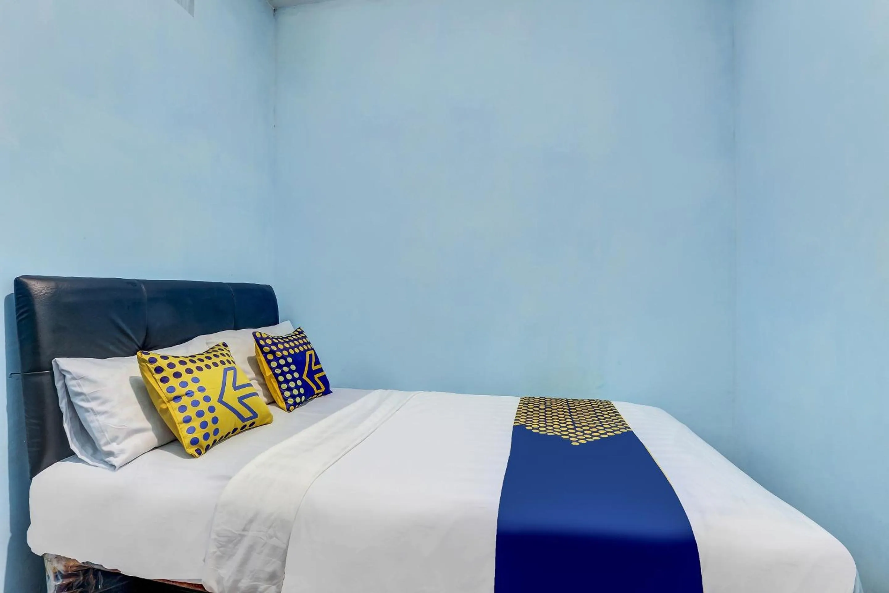 Bedroom, Bed in Hotel O Alika Homestay