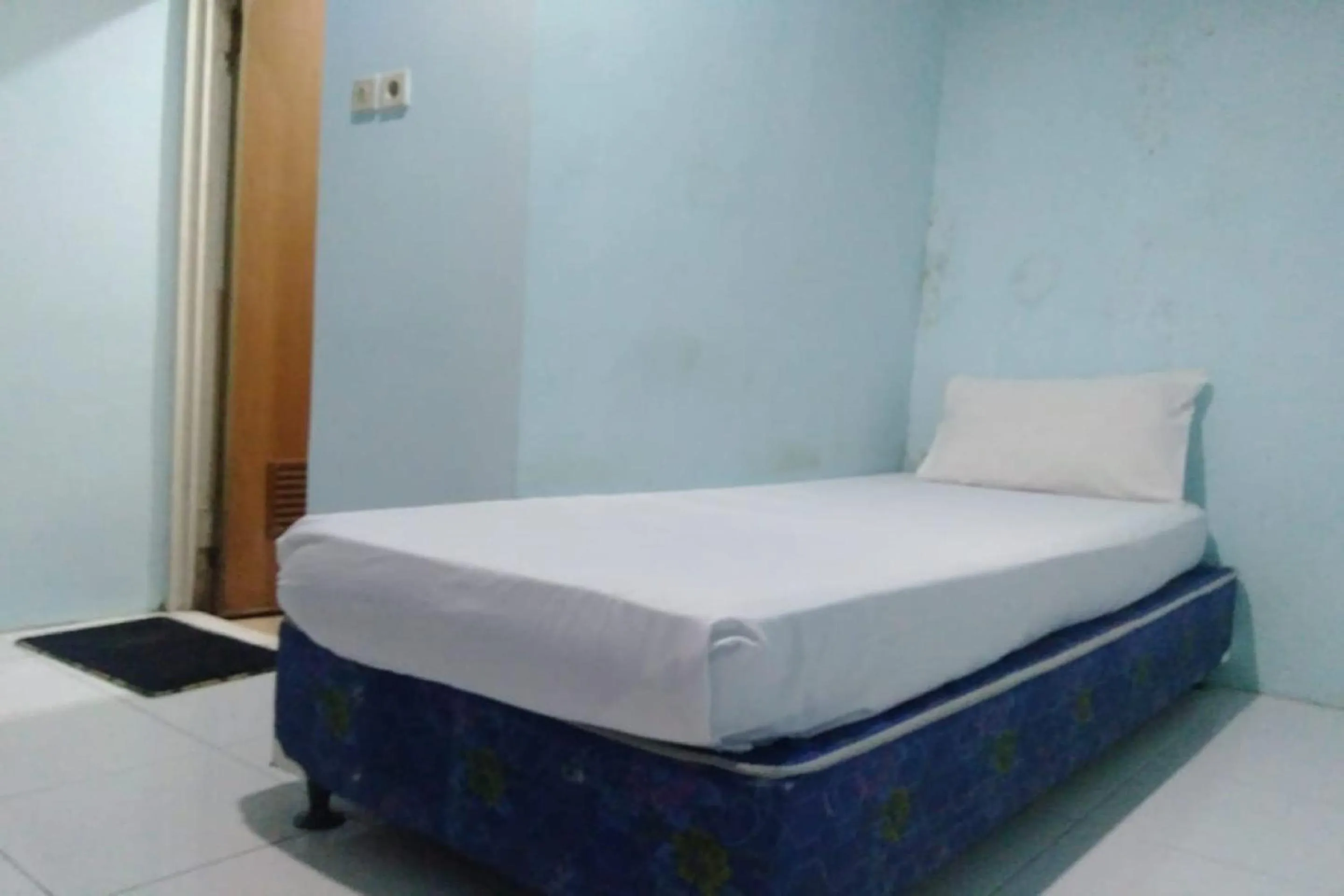 Bedroom, Bed in Hotel O Gardenia Boarding House