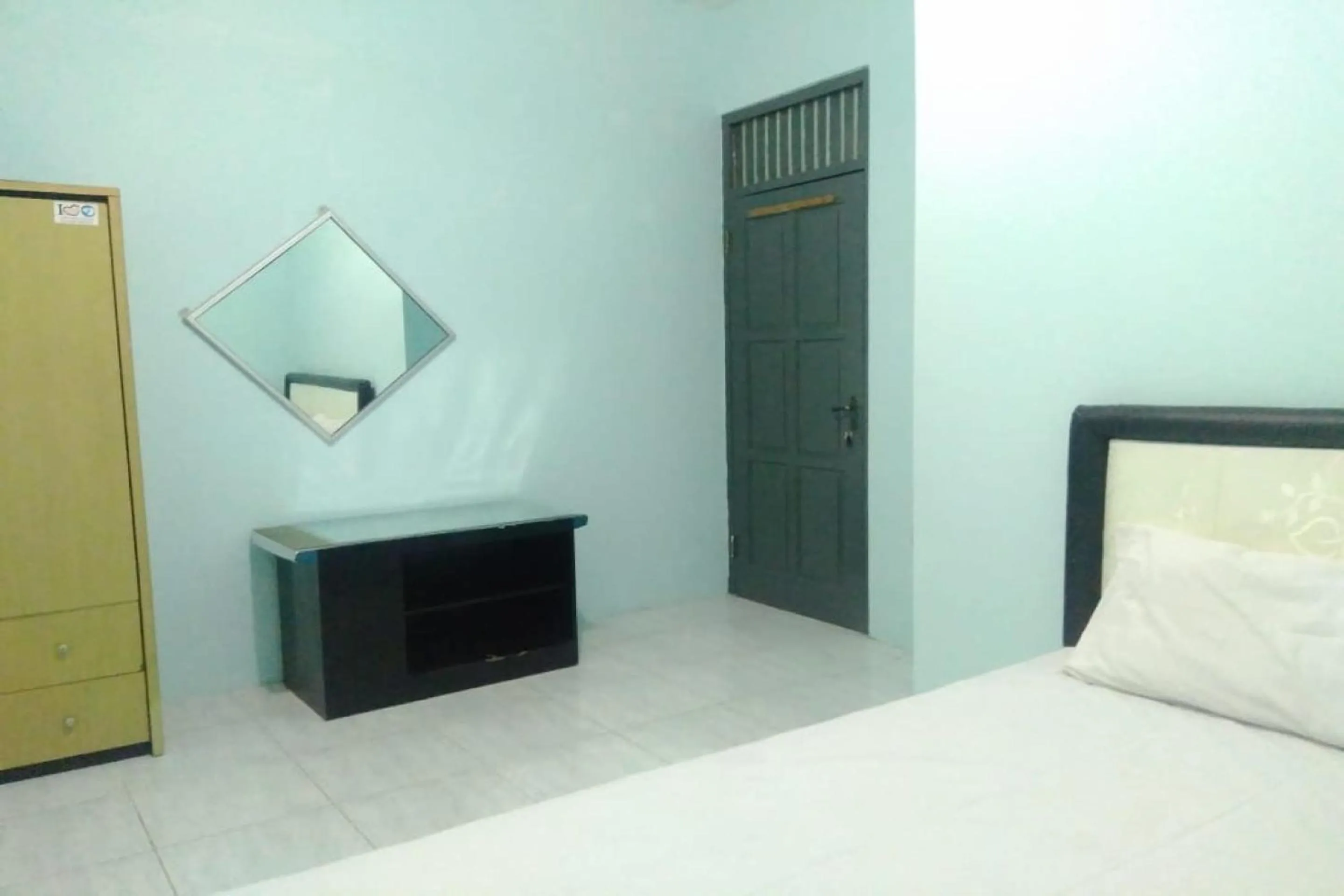 Bedroom, Bed in Hotel O Gardenia Boarding House