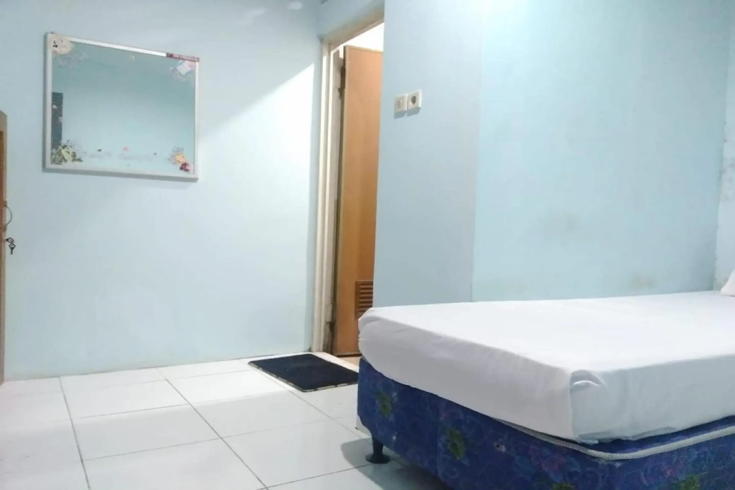 Bedroom, Bed in Hotel O Gardenia Boarding House Bedroom, Bed in Hotel O Gardenia Boarding House