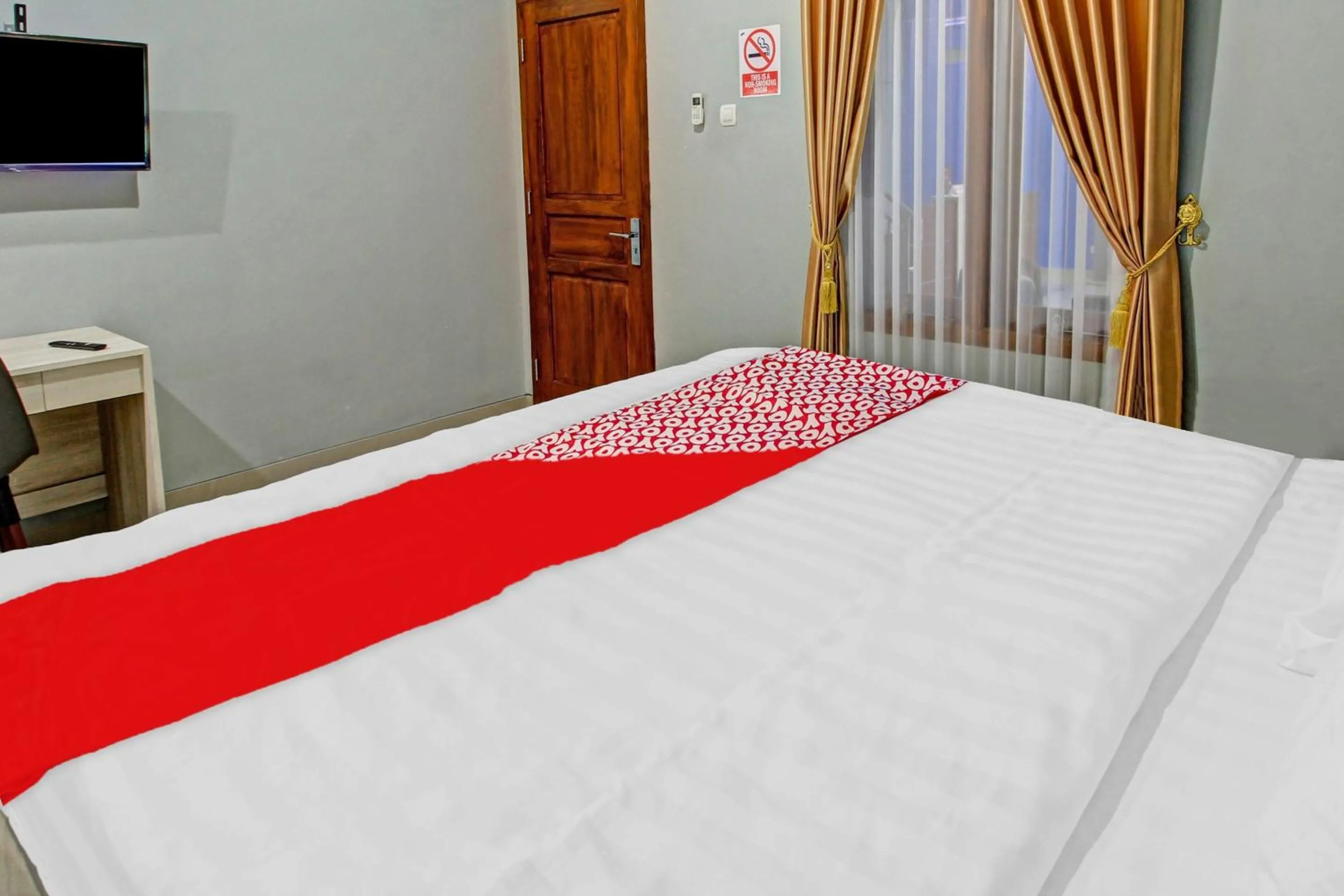 Bedroom, Bed in Hotel O Gm Guest House