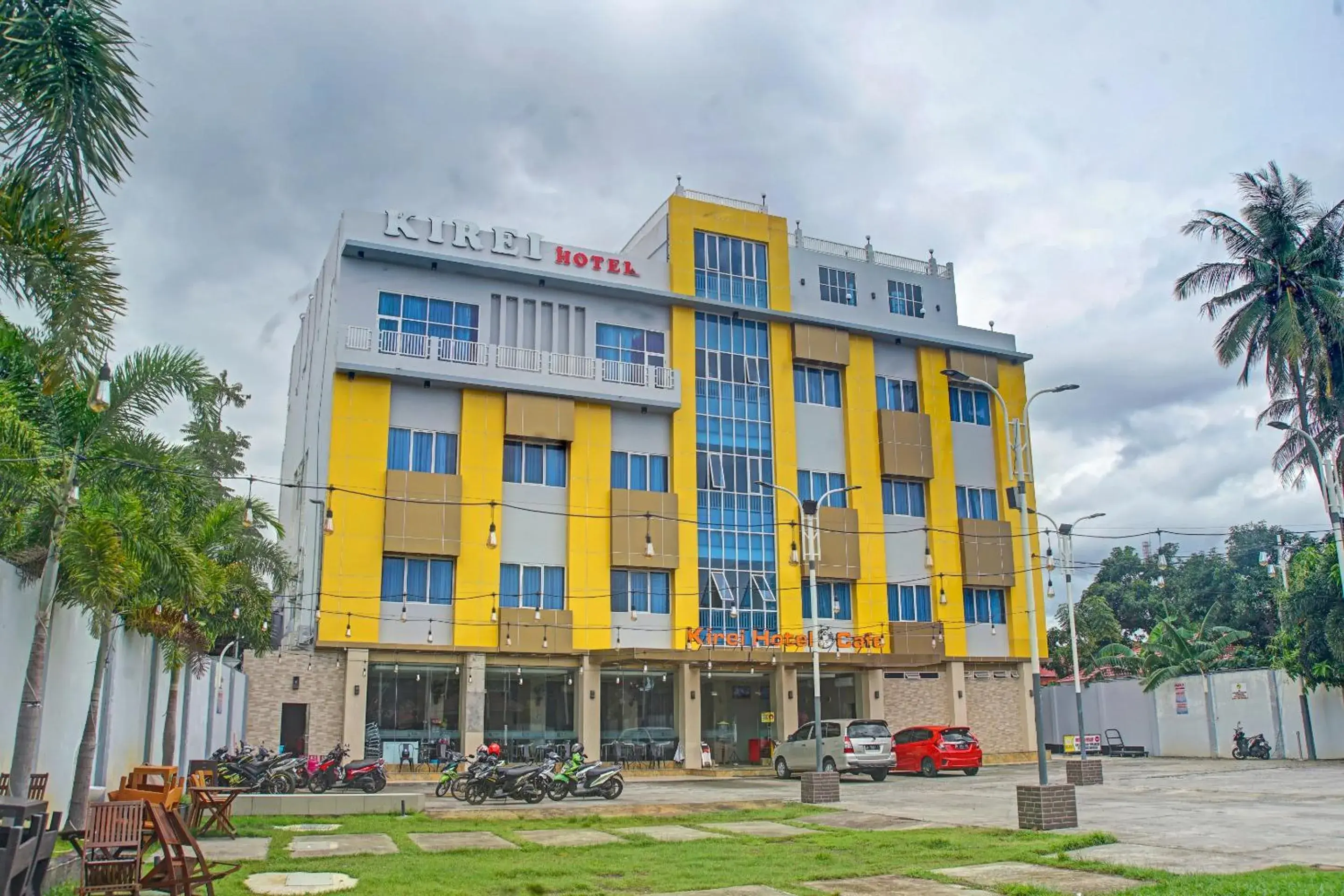 Facade/entrance in Kirei Hotel Facade/entrance in Kirei Hotel