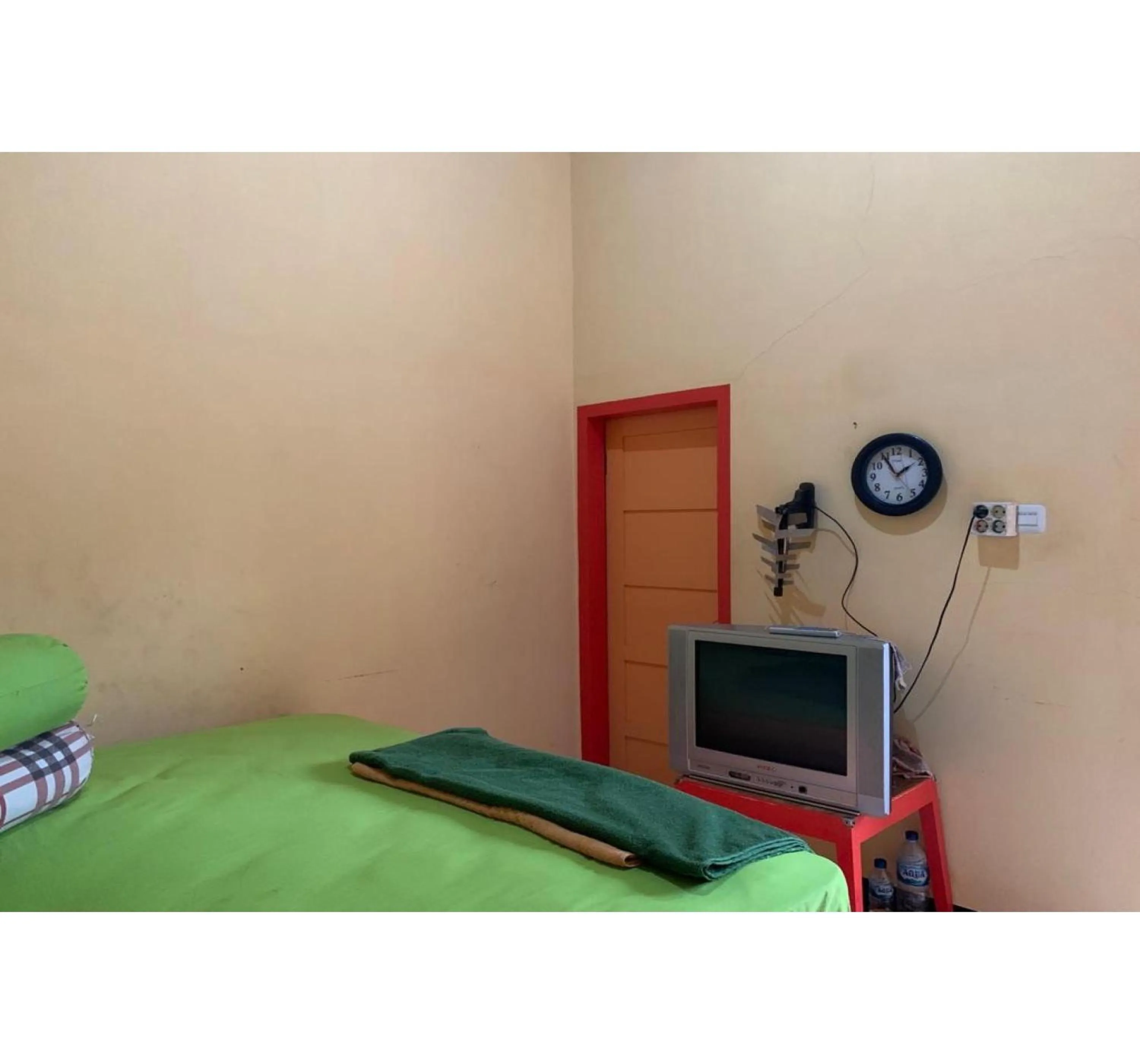 Bedroom, Bed in Hotel O Wisma Rima Melati