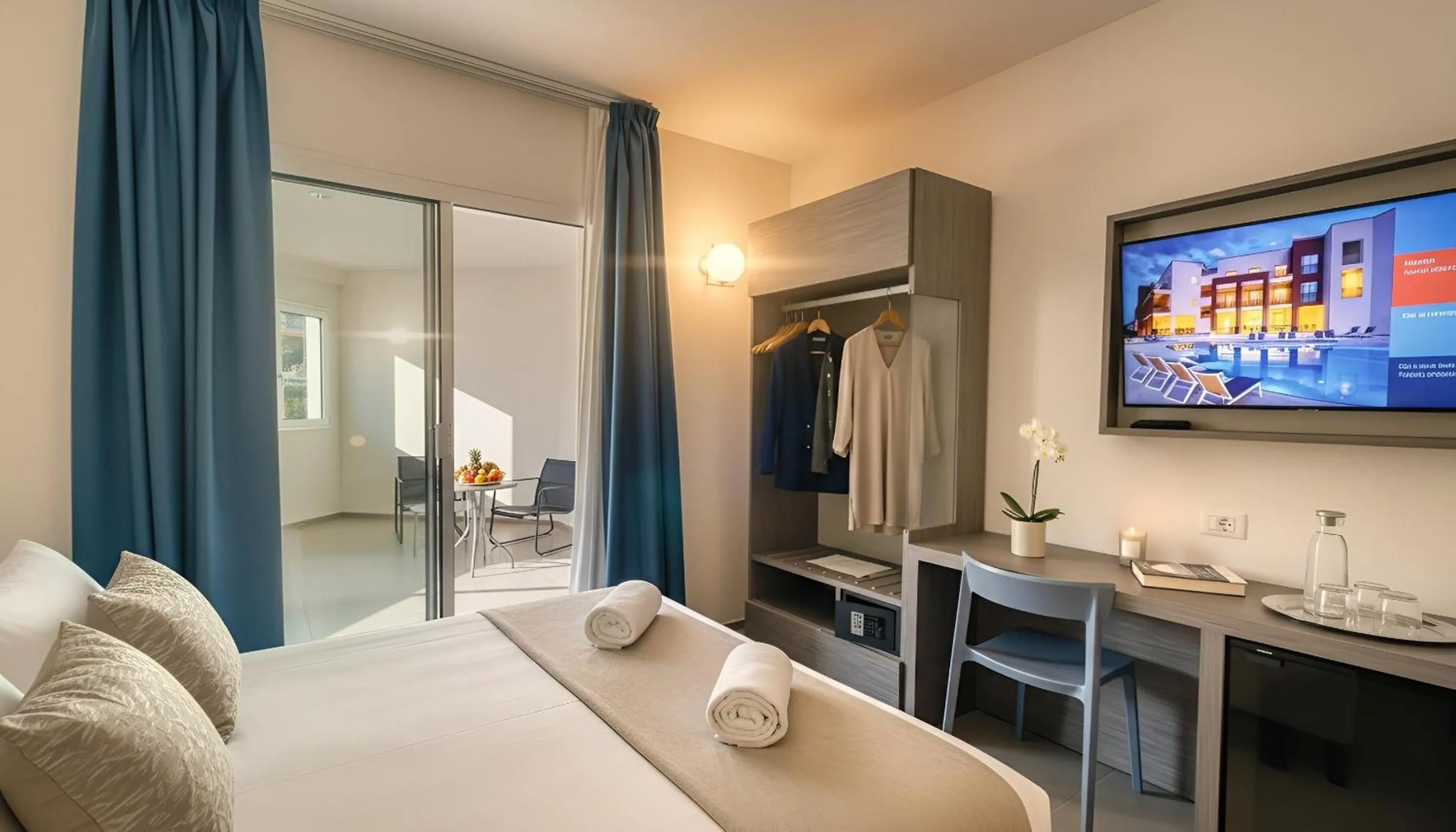 Bed in Resort La Battigia Beach & Spa