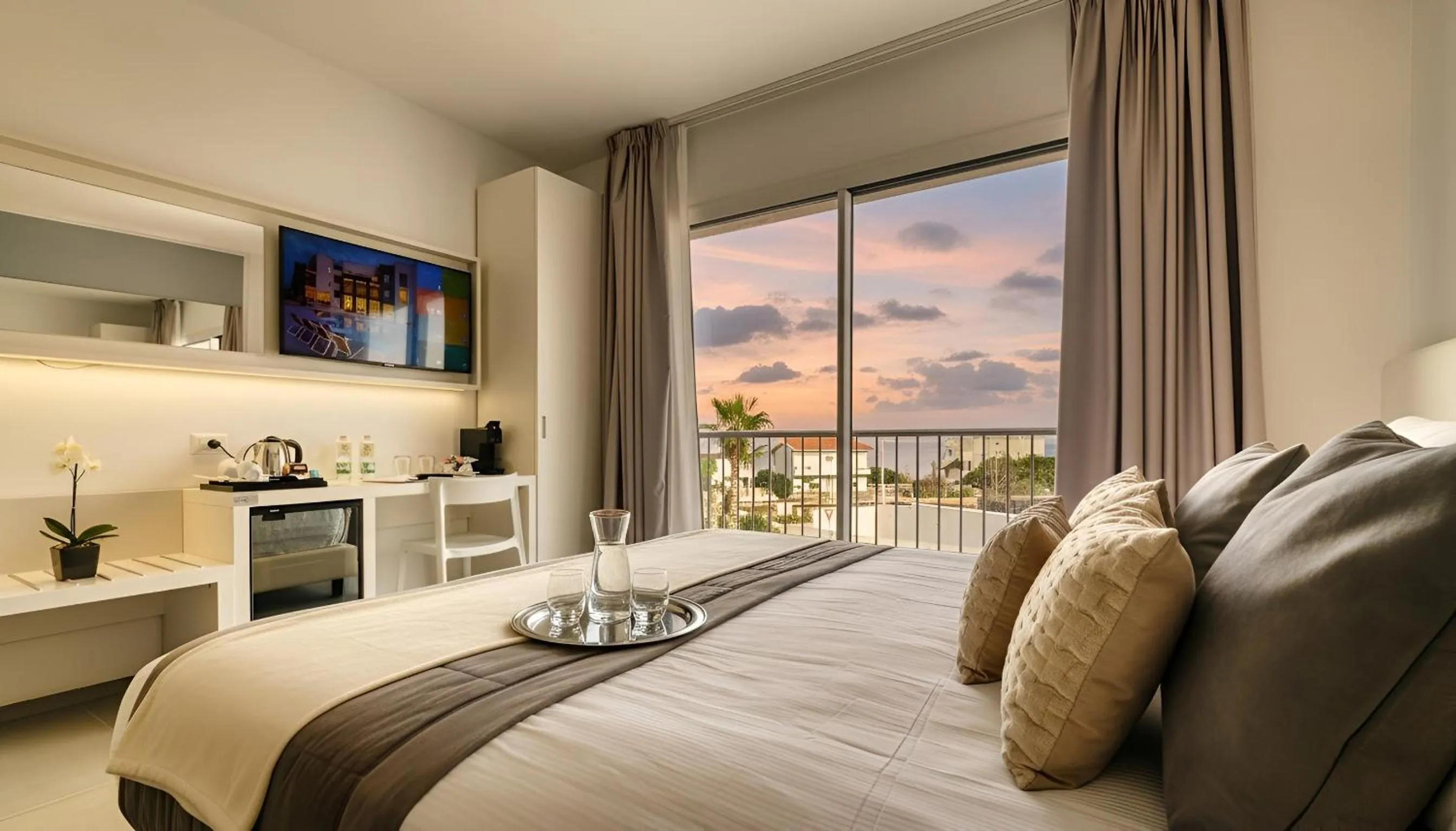 Bed in Resort La Battigia Beach & Spa