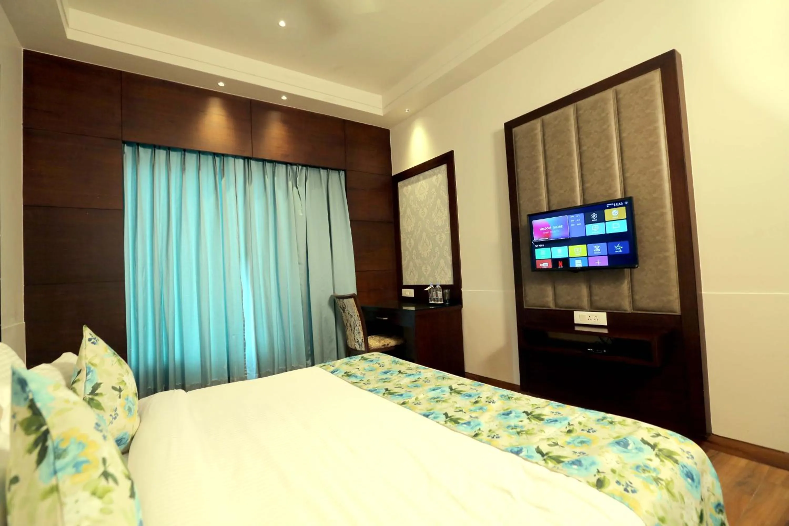 Bathroom, Bed in The Stella Hotel & Resort